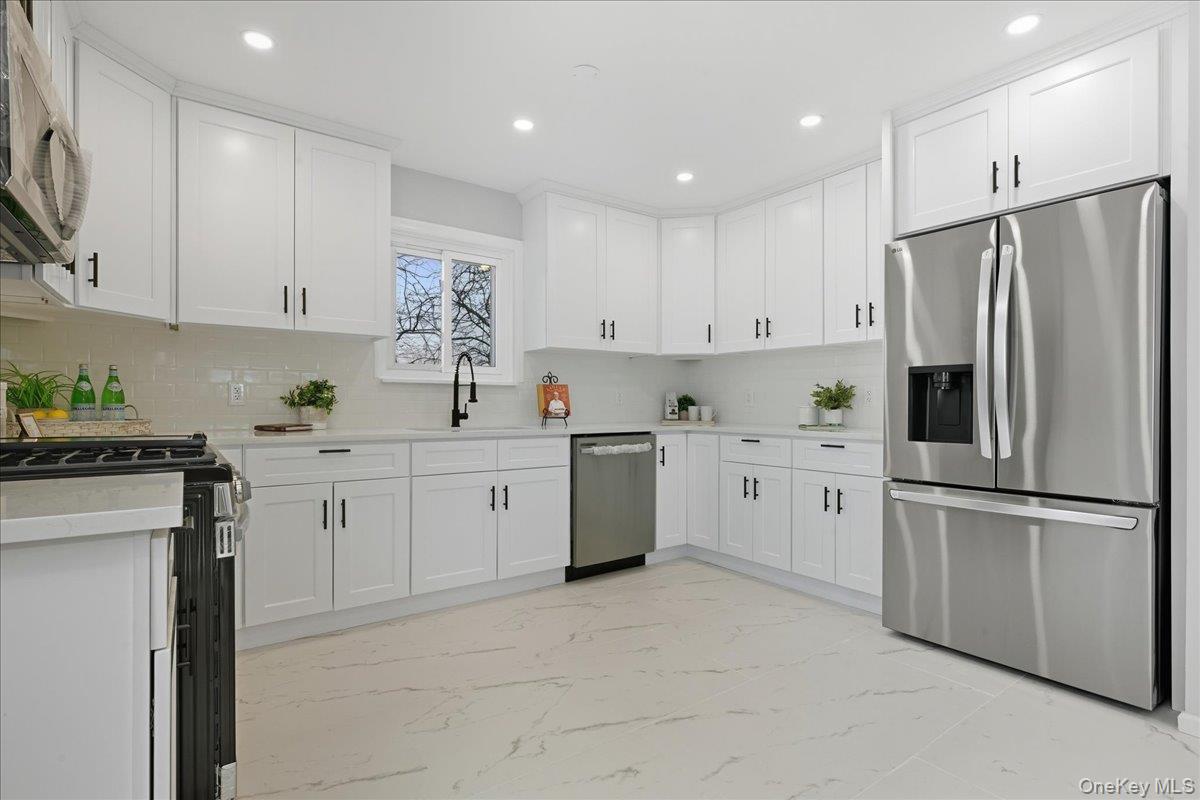 557 Southside Avenue Property Photo 18