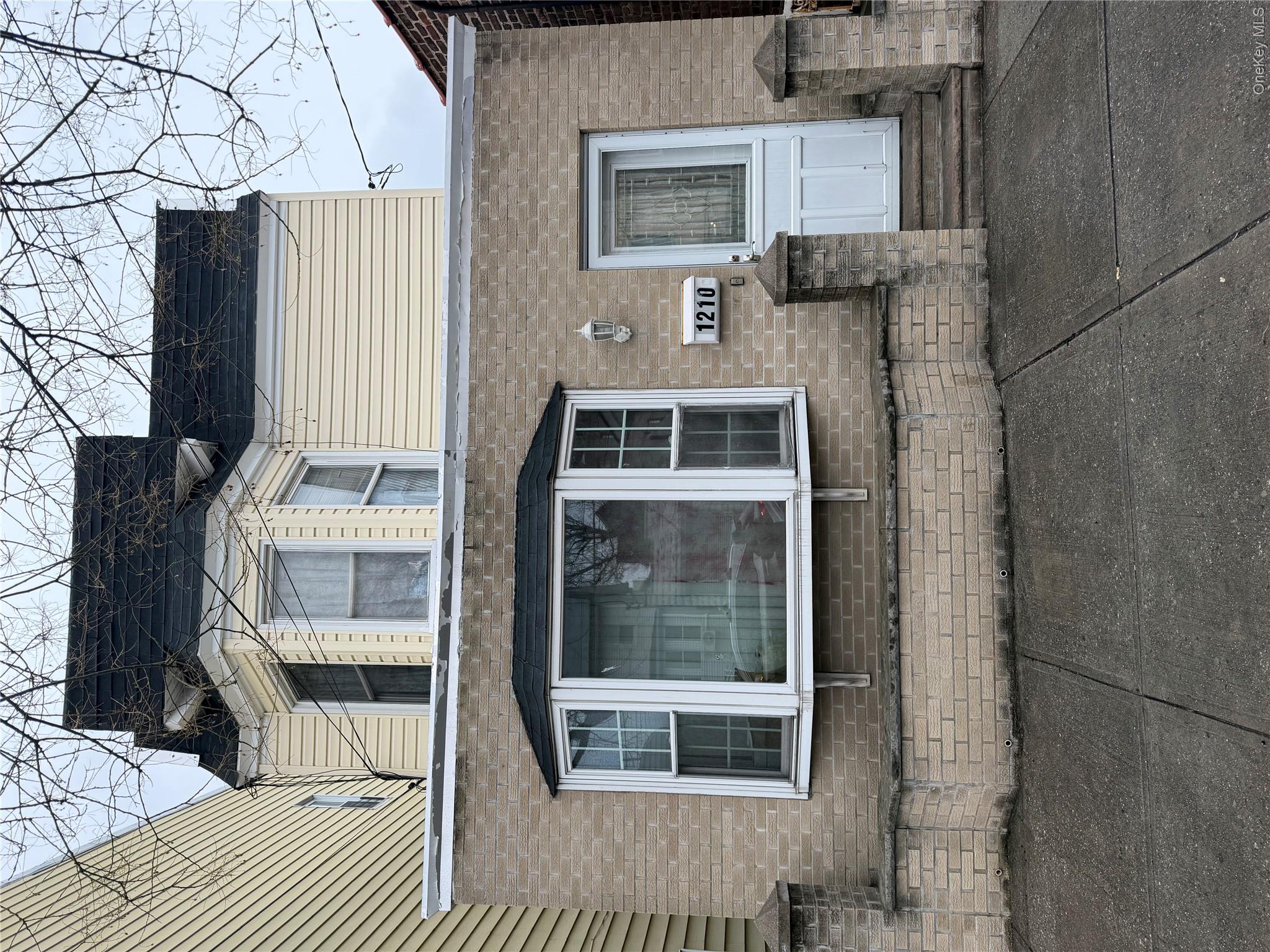1210 Havemeyer Avenue Property Photo 1