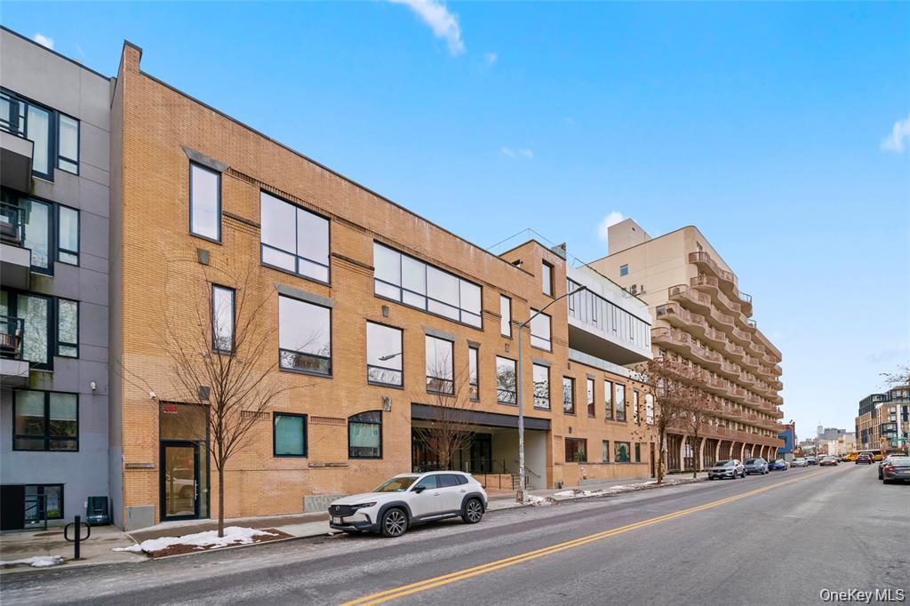 850 Metropolitan Avenue 1e Property Photo 2