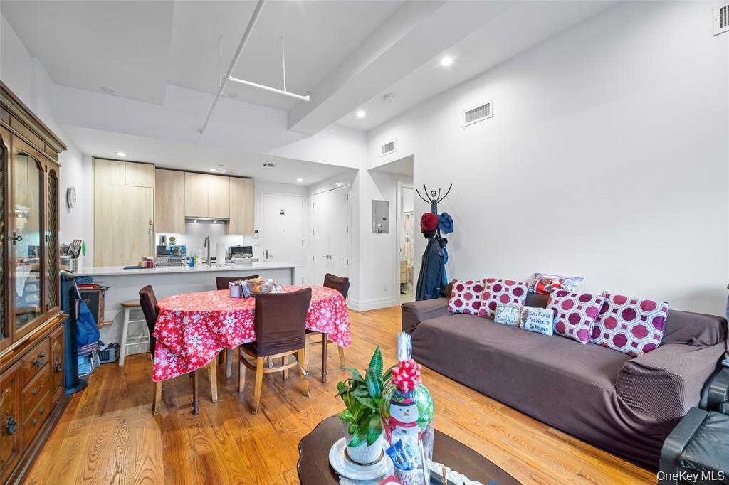 850 Metropolitan Avenue 1e Property Photo 4