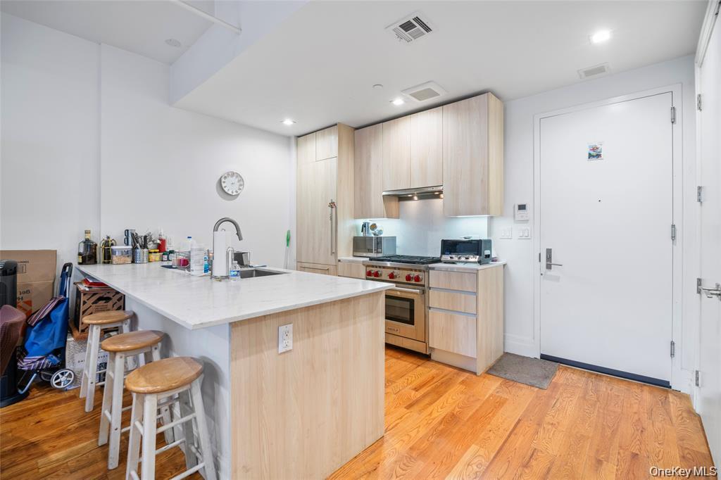 850 Metropolitan Avenue 1e Property Photo 5