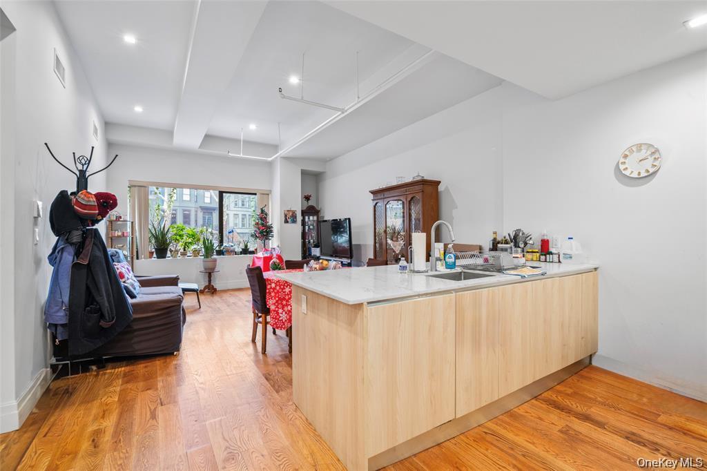 850 Metropolitan Avenue 1e Property Photo 6