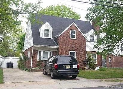 86 W Clinton Avenue Property Photo 1
