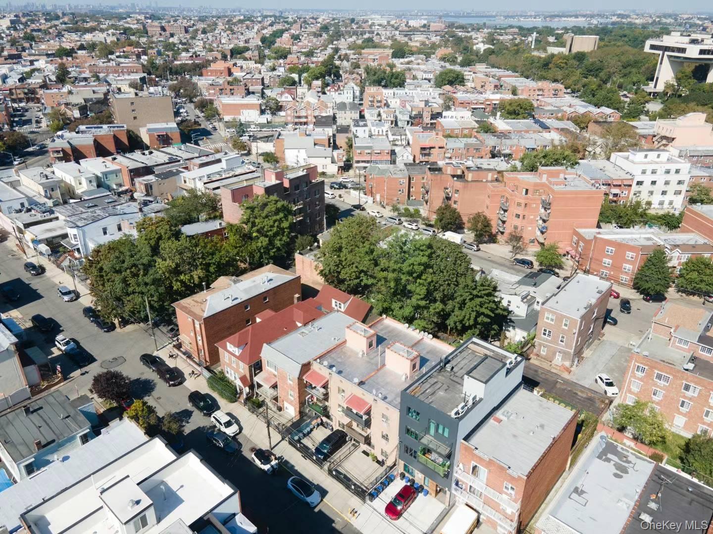 147 Manhattan Avenue Property Photo 2