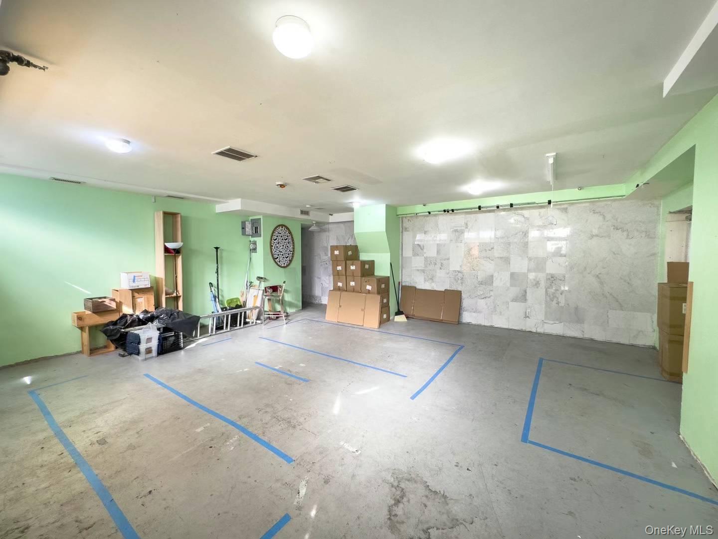 147 Manhattan Avenue Property Photo 3