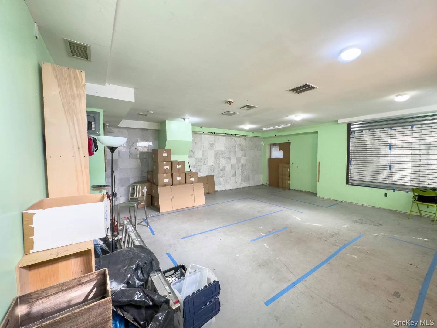 147 Manhattan Avenue Property Photo 4