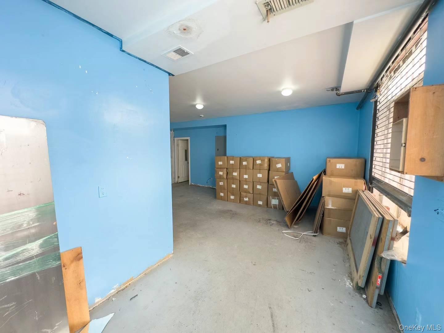 147 Manhattan Avenue Property Photo 6