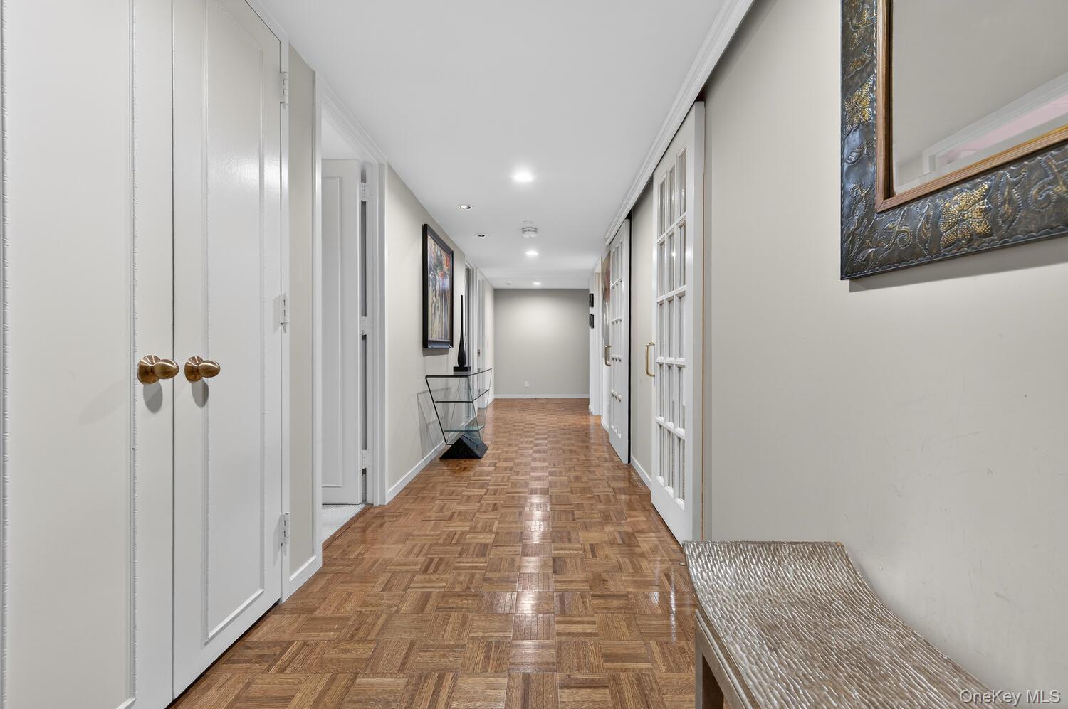 100 Hilton Avenue 601 Property Photo 7