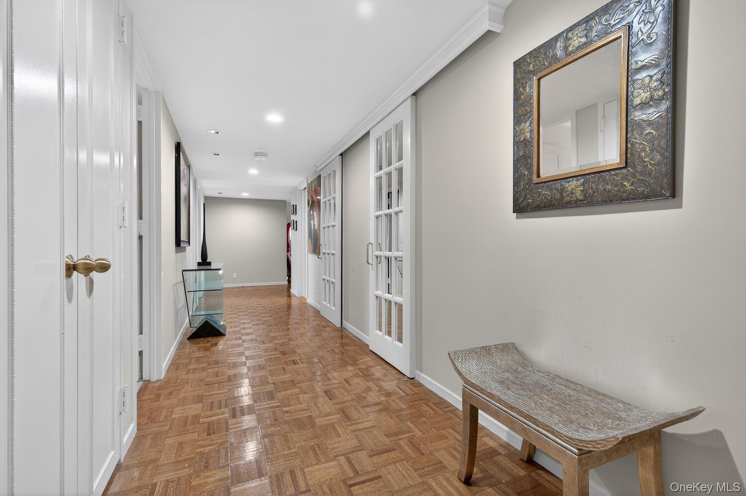 100 Hilton Avenue 601 Property Photo 8
