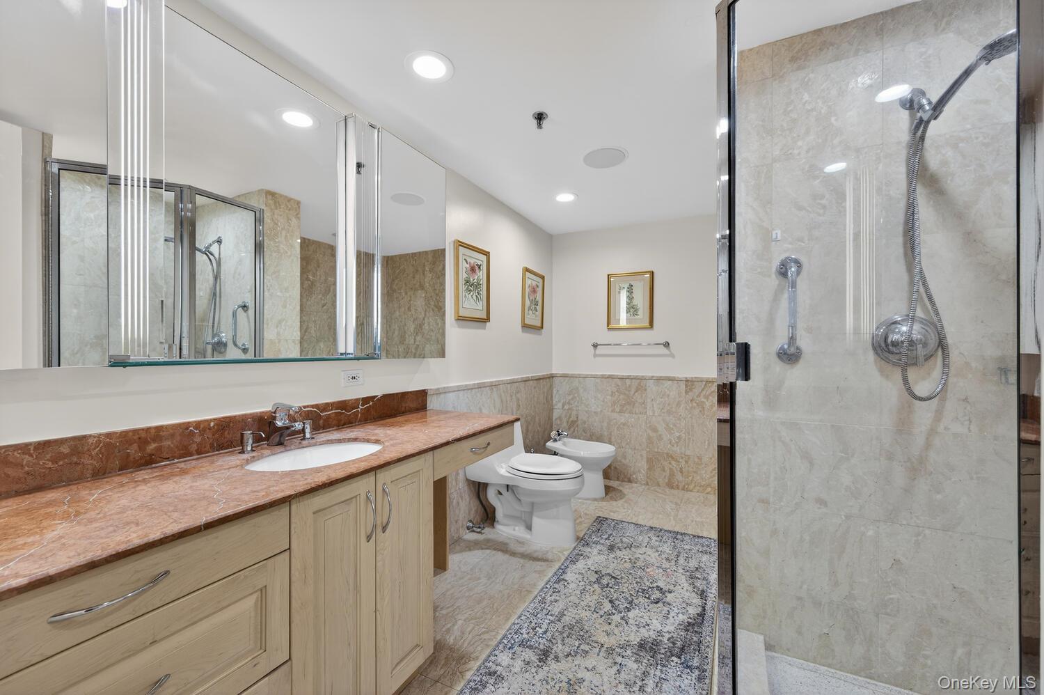 100 Hilton Avenue 601 Property Photo 19