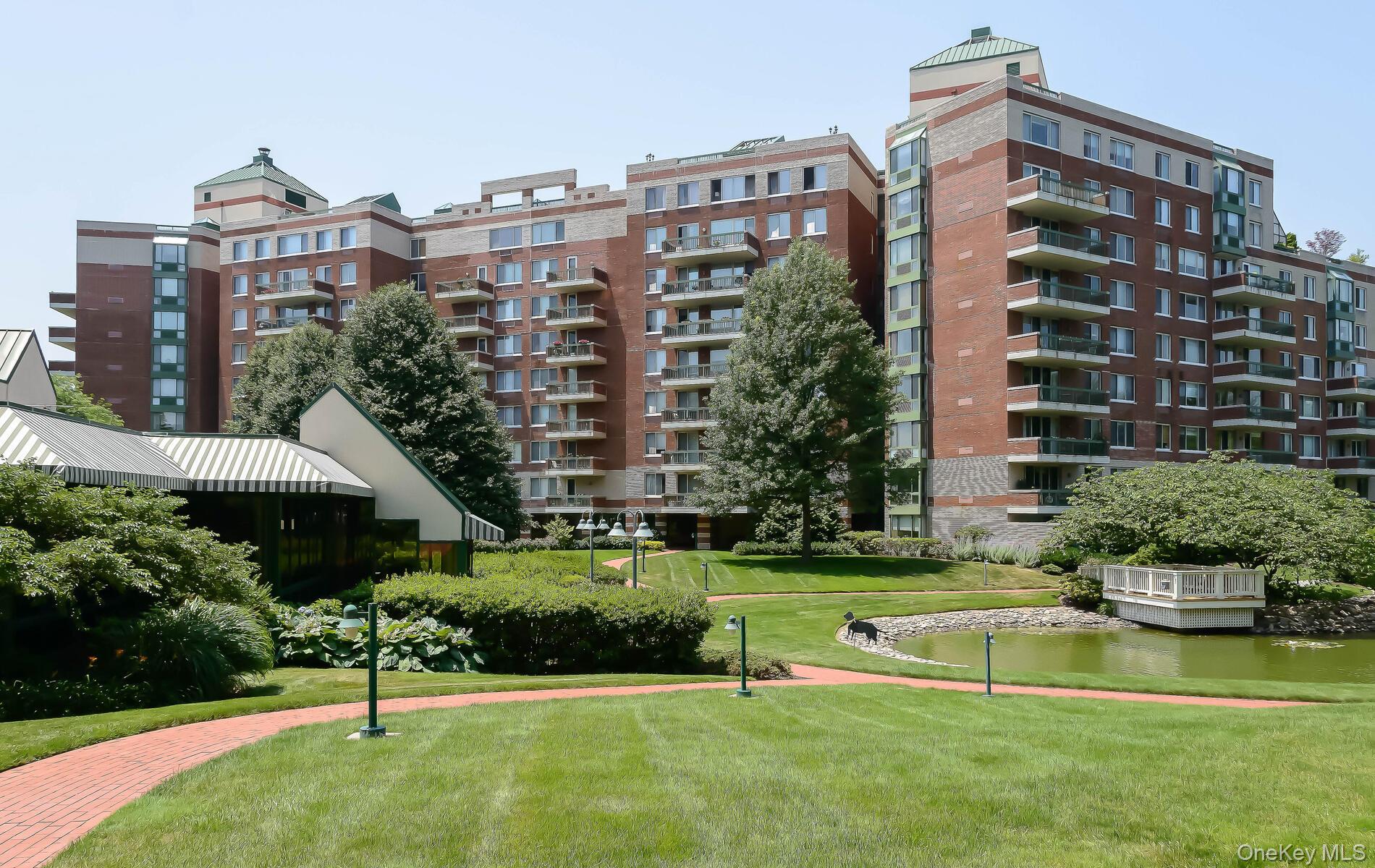 100 Hilton Avenue 601 Property Photo 41