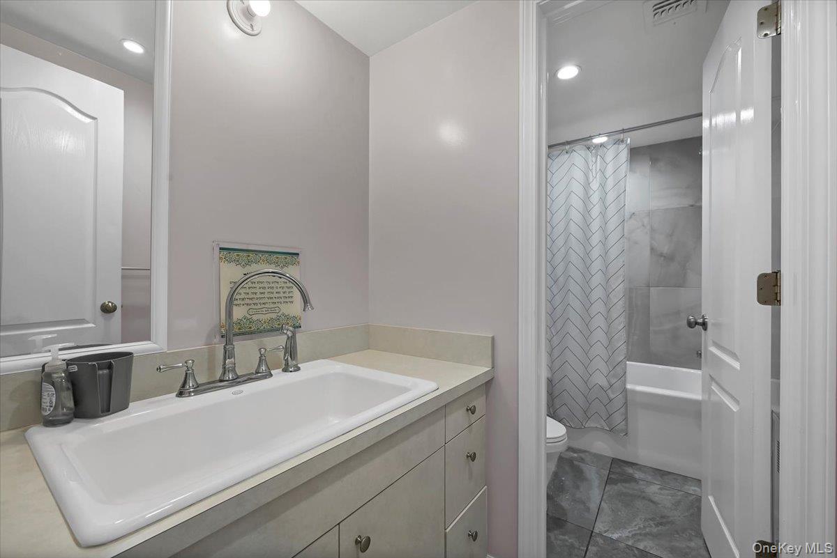 43 Freeland Street Property Photo 45