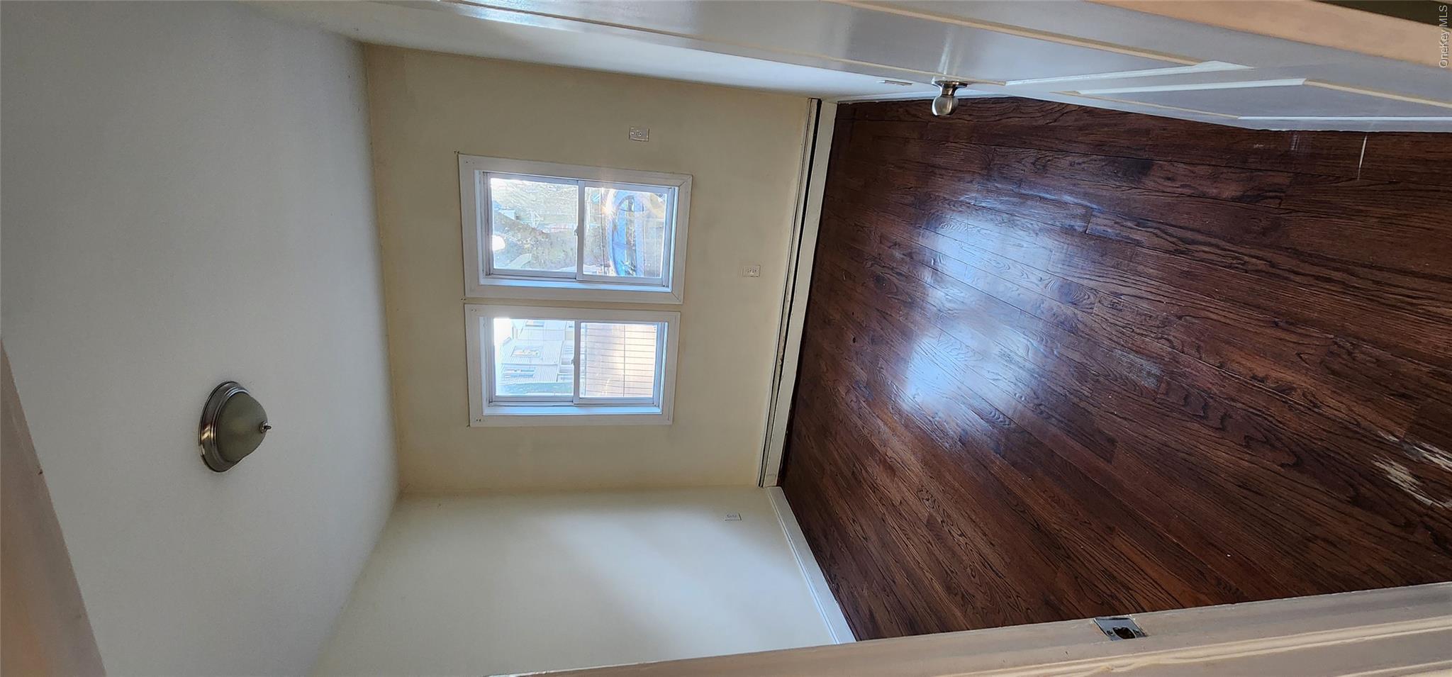 88 Hemlock Property Photo 5