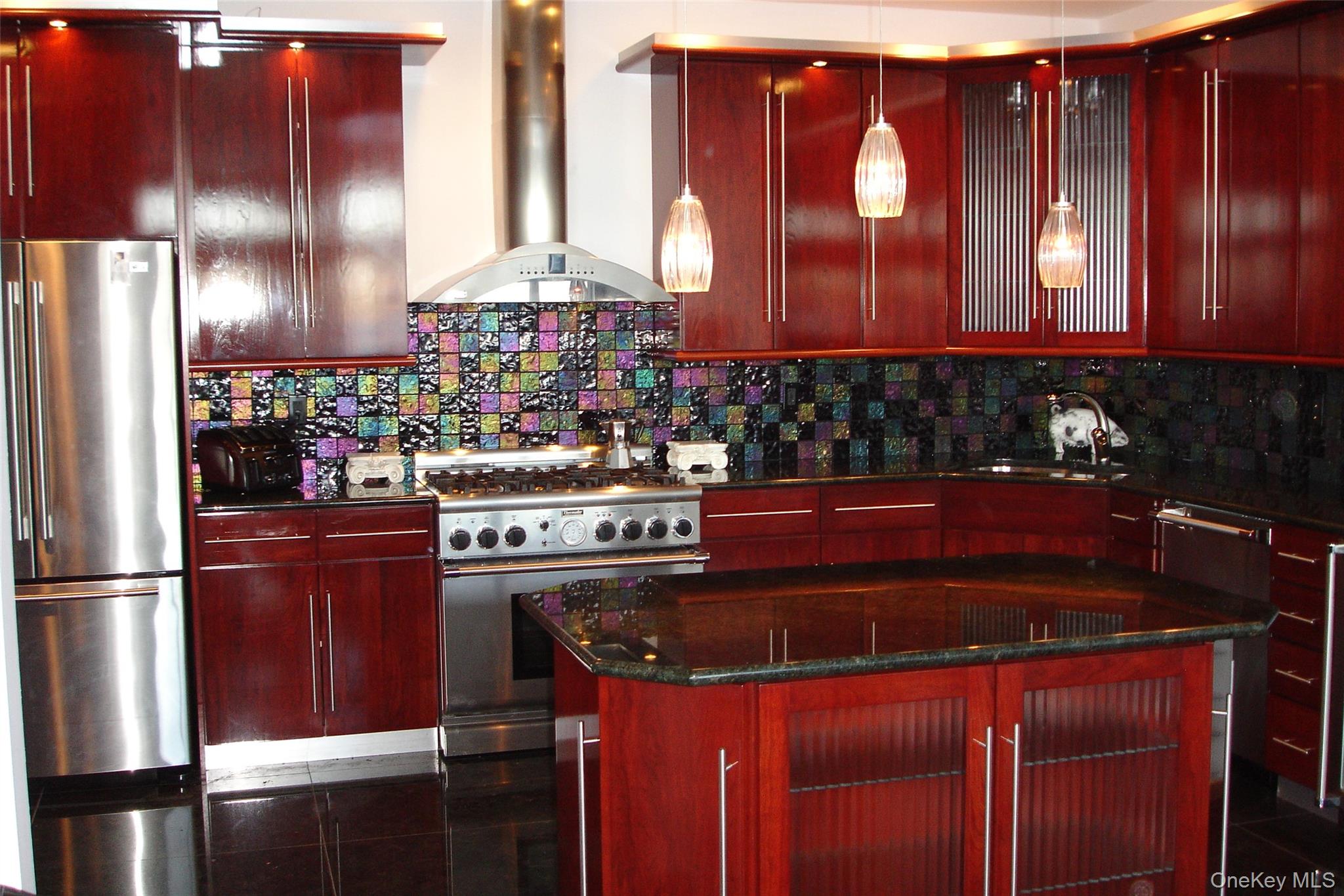 609 E Bay Drive Property Photo 8