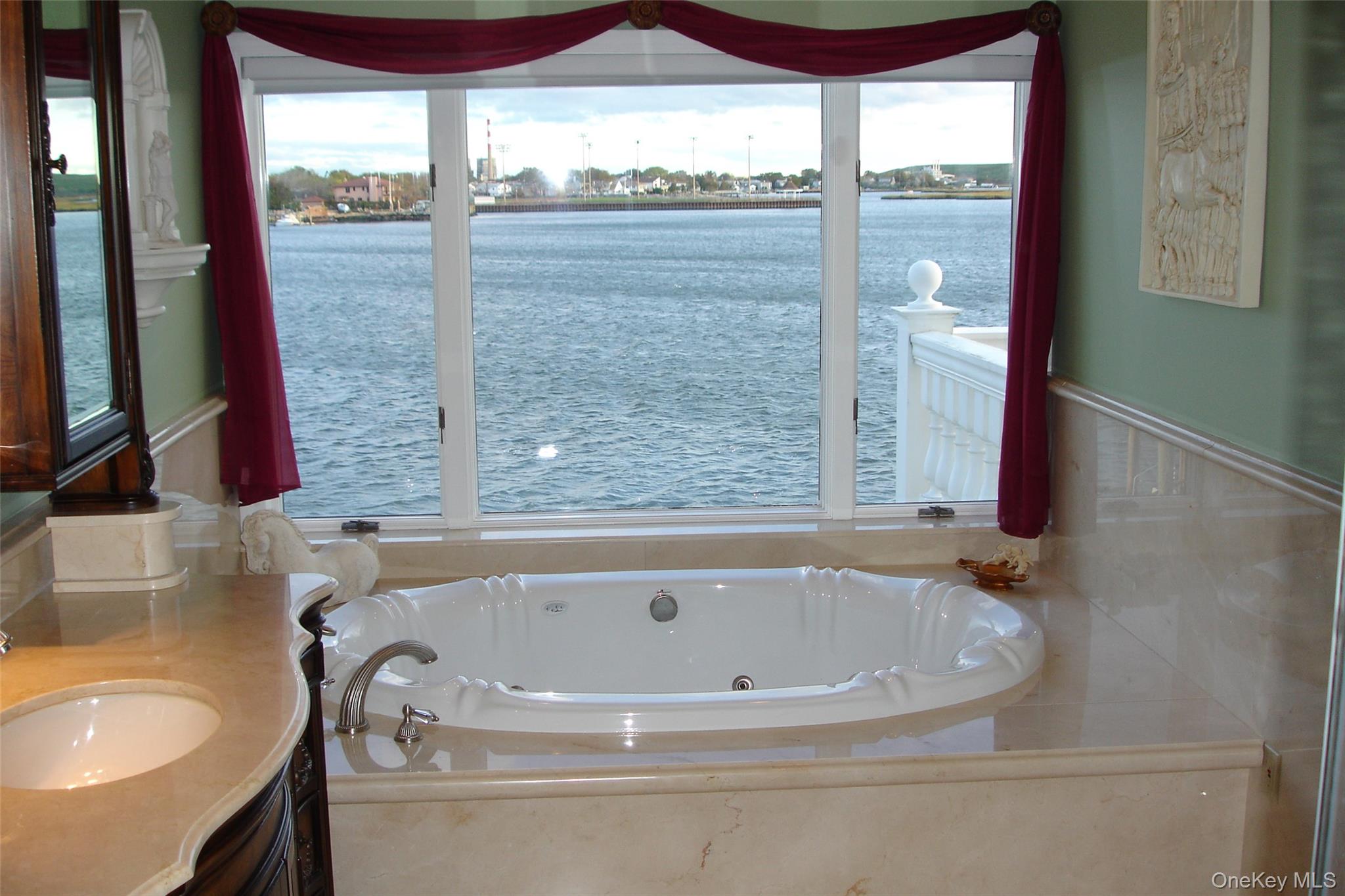 609 E Bay Drive Property Photo 15