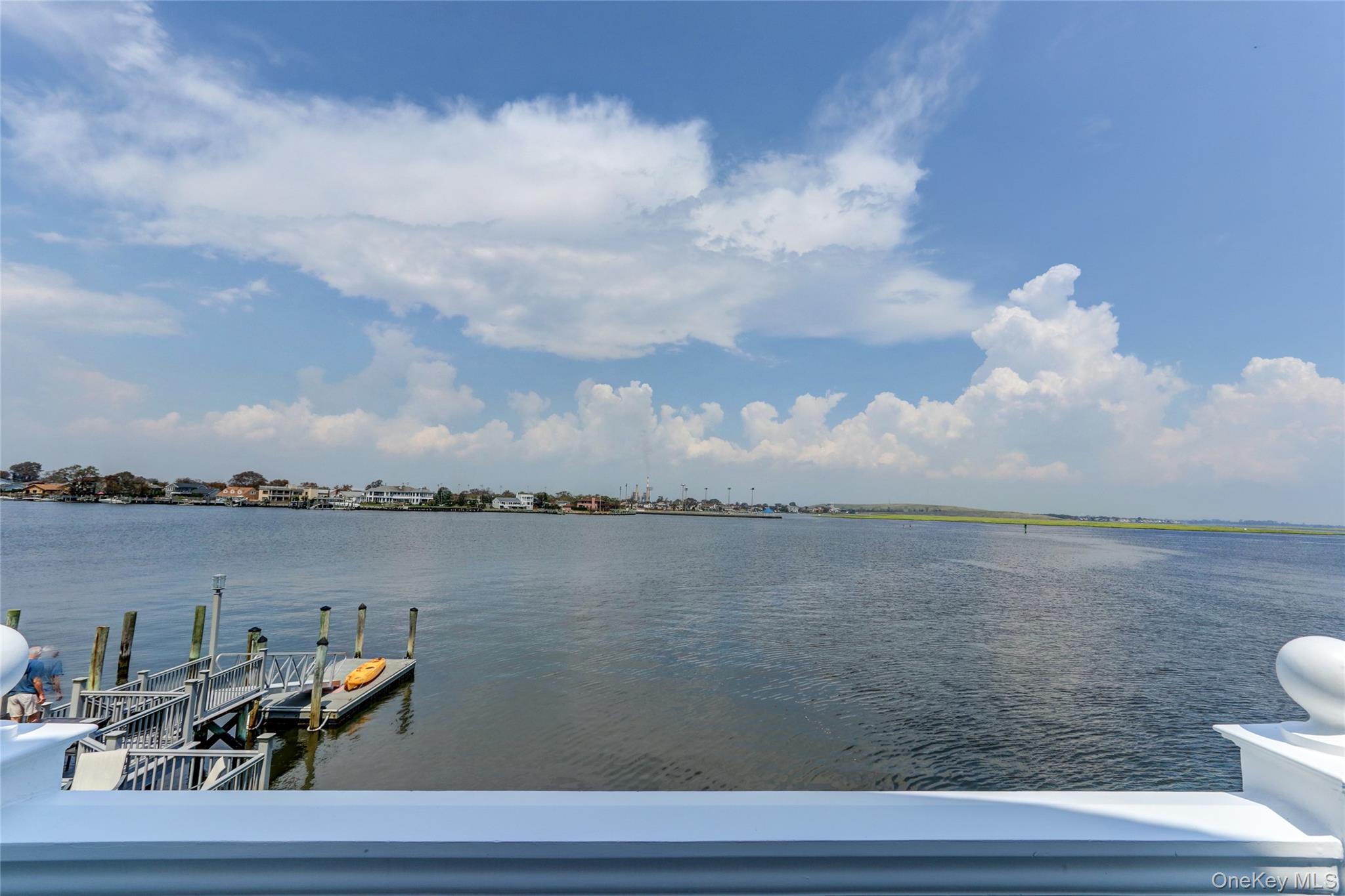 609 E Bay Drive Property Photo 16