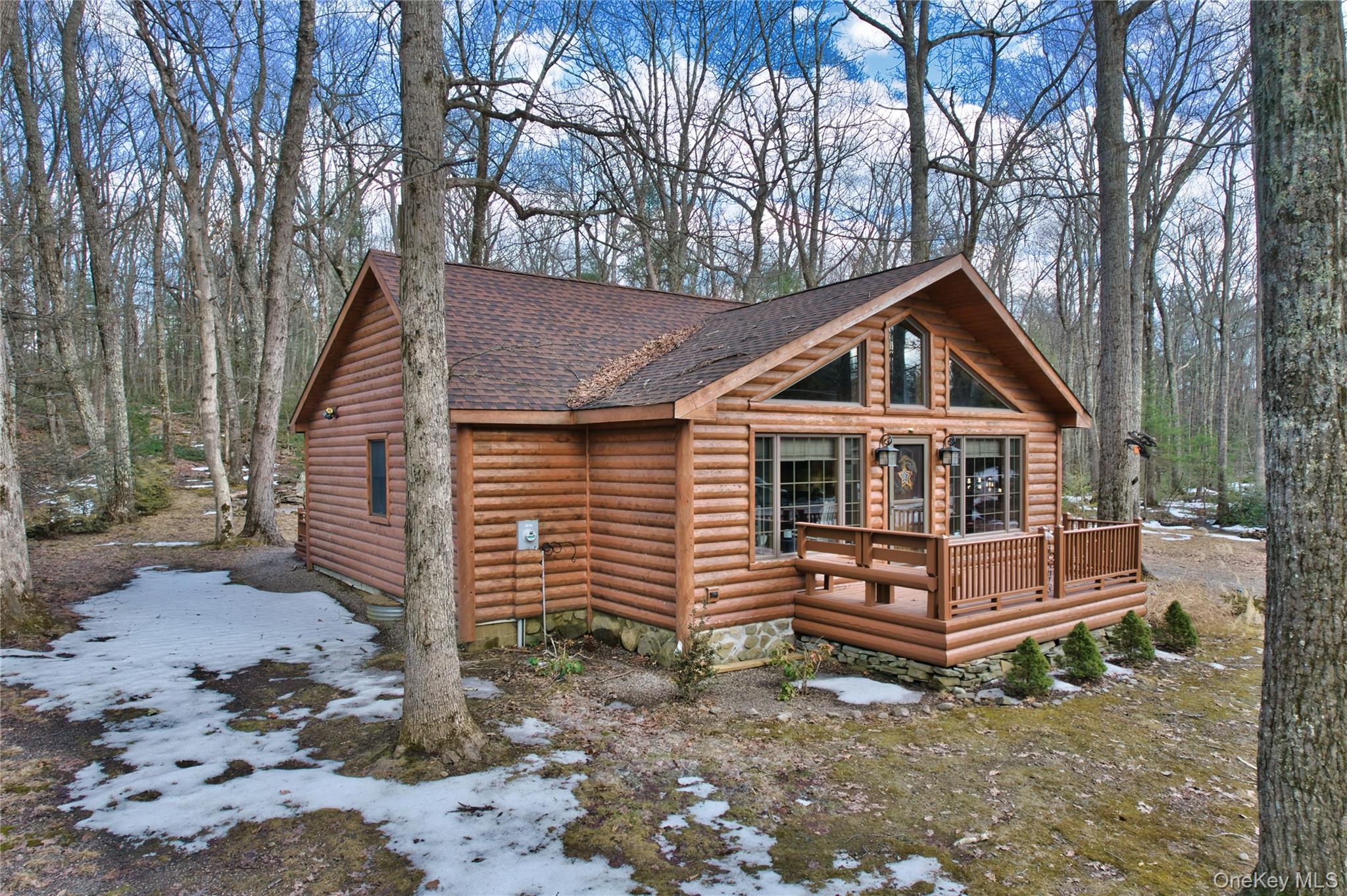 128 Shore Drive Property Photo 1