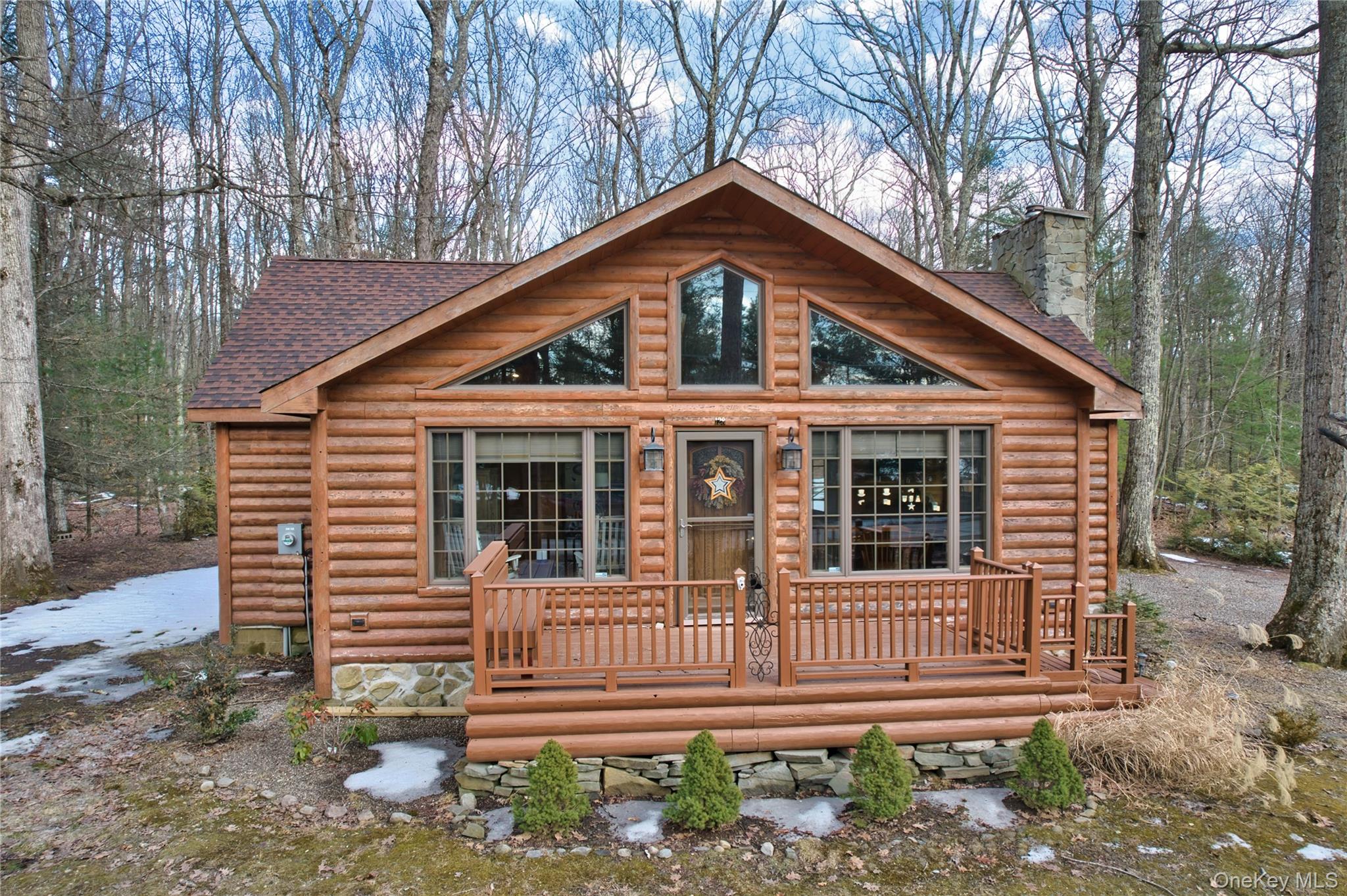 128 Shore Drive Property Photo 2