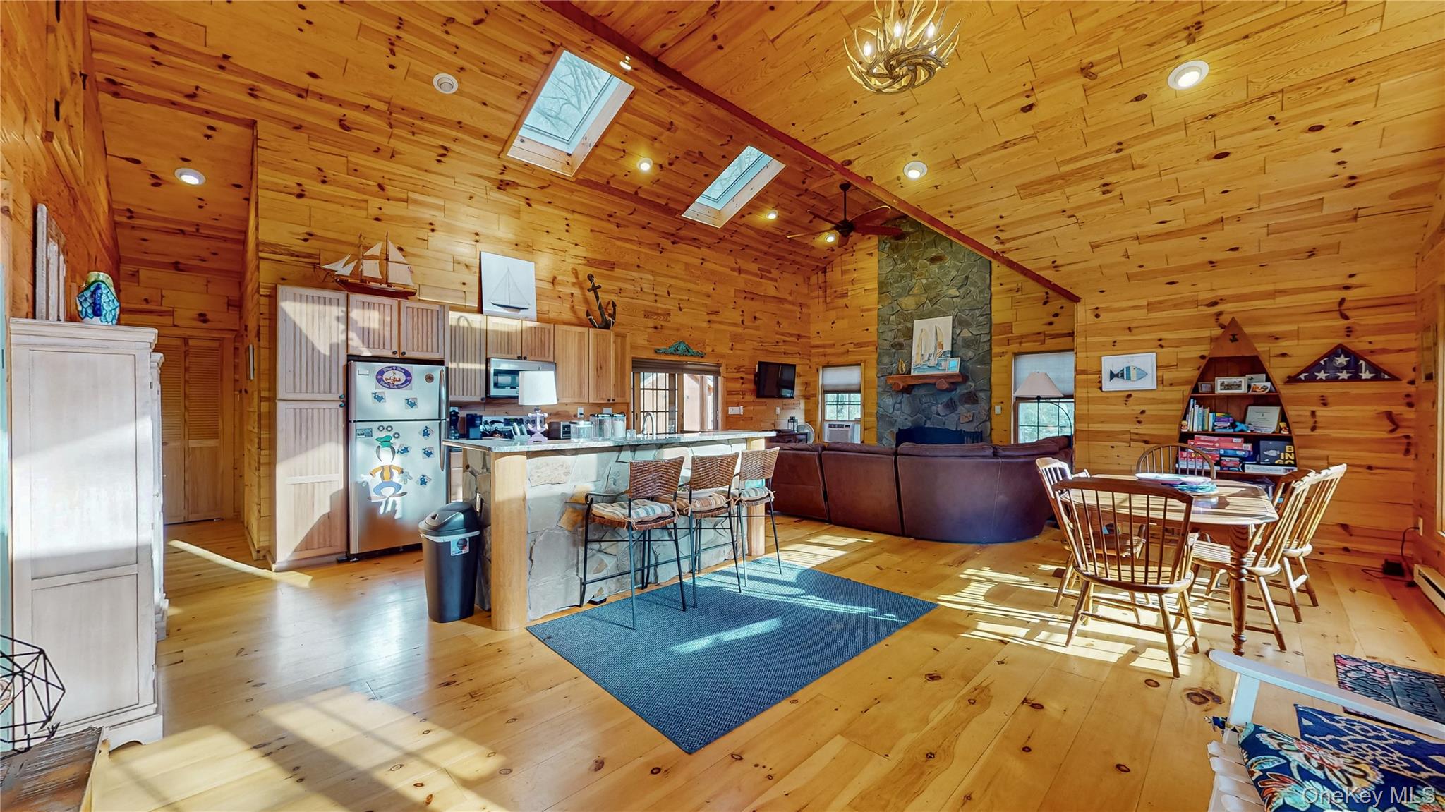128 Shore Drive Property Photo 4