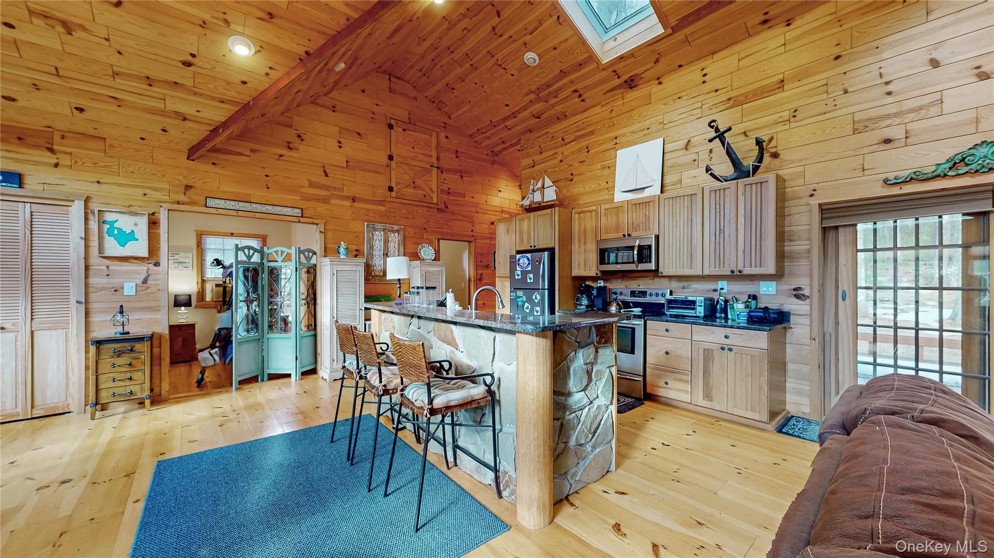 128 Shore Drive Property Photo 6