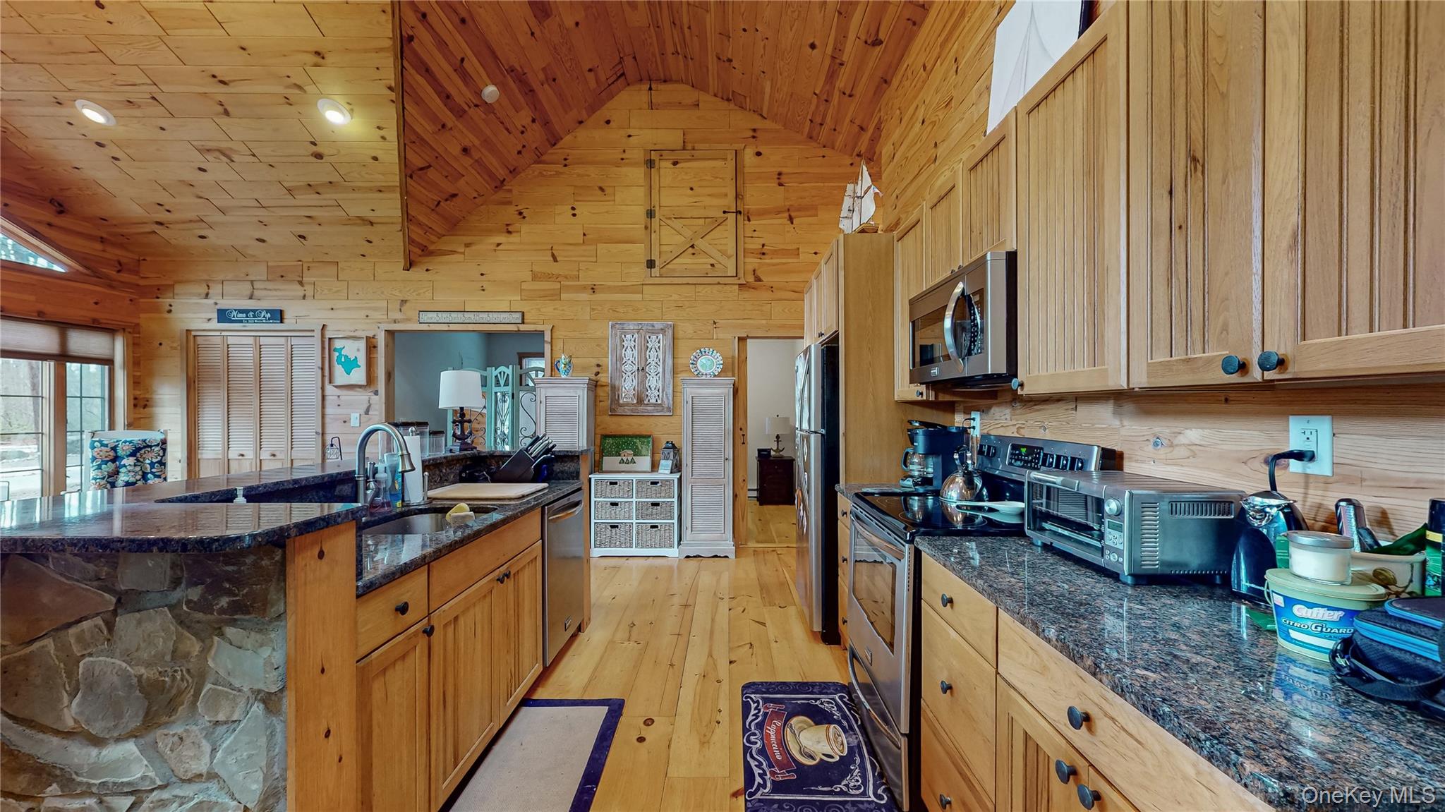 128 Shore Drive Property Photo 9