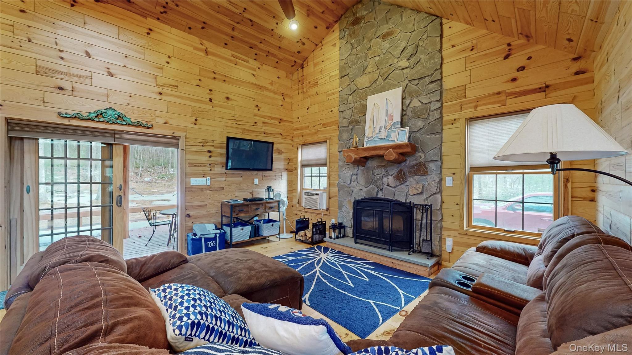 128 Shore Drive Property Photo 14