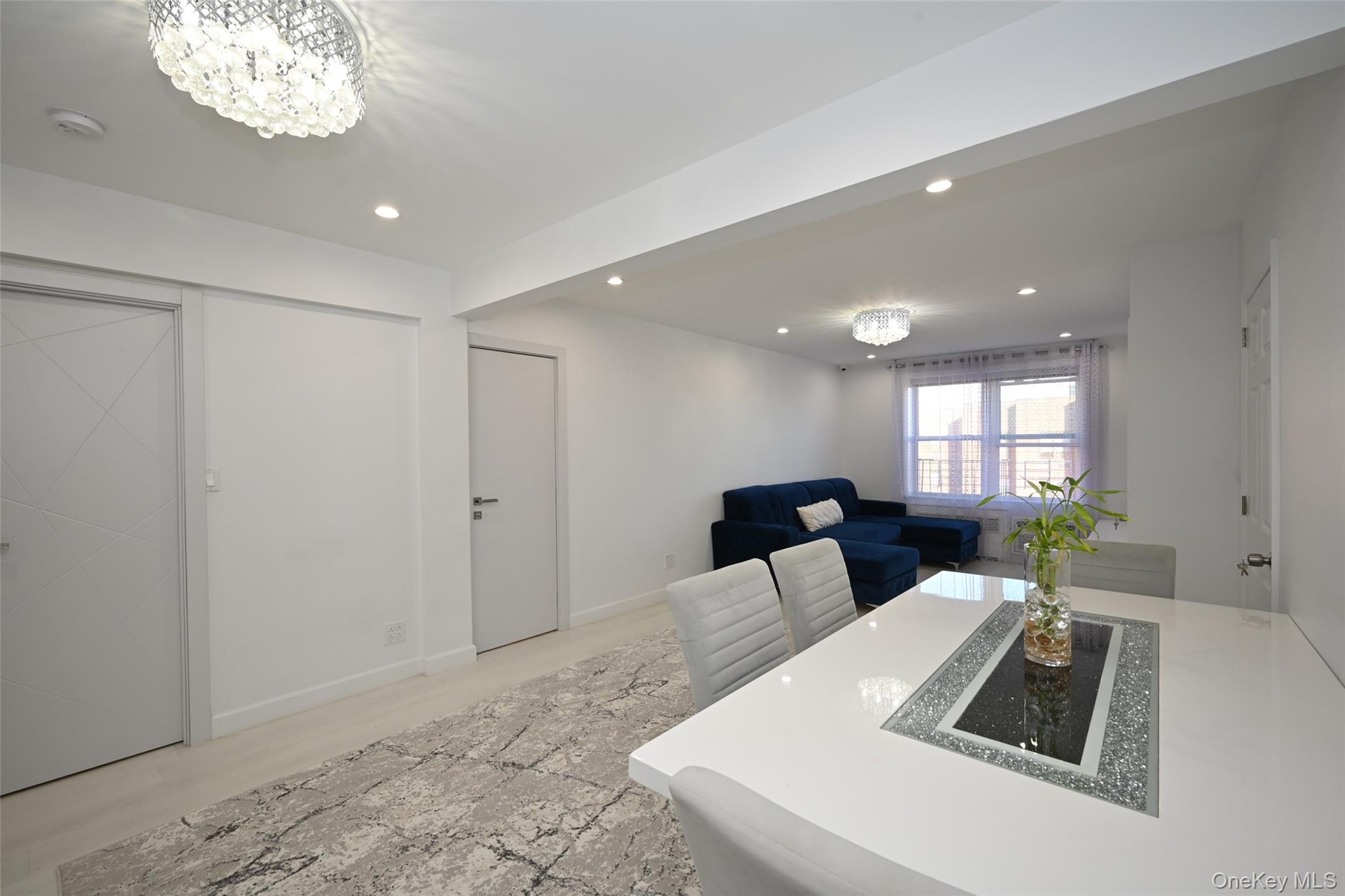 100-25 Queens Boulevard 7m Property Photo 4