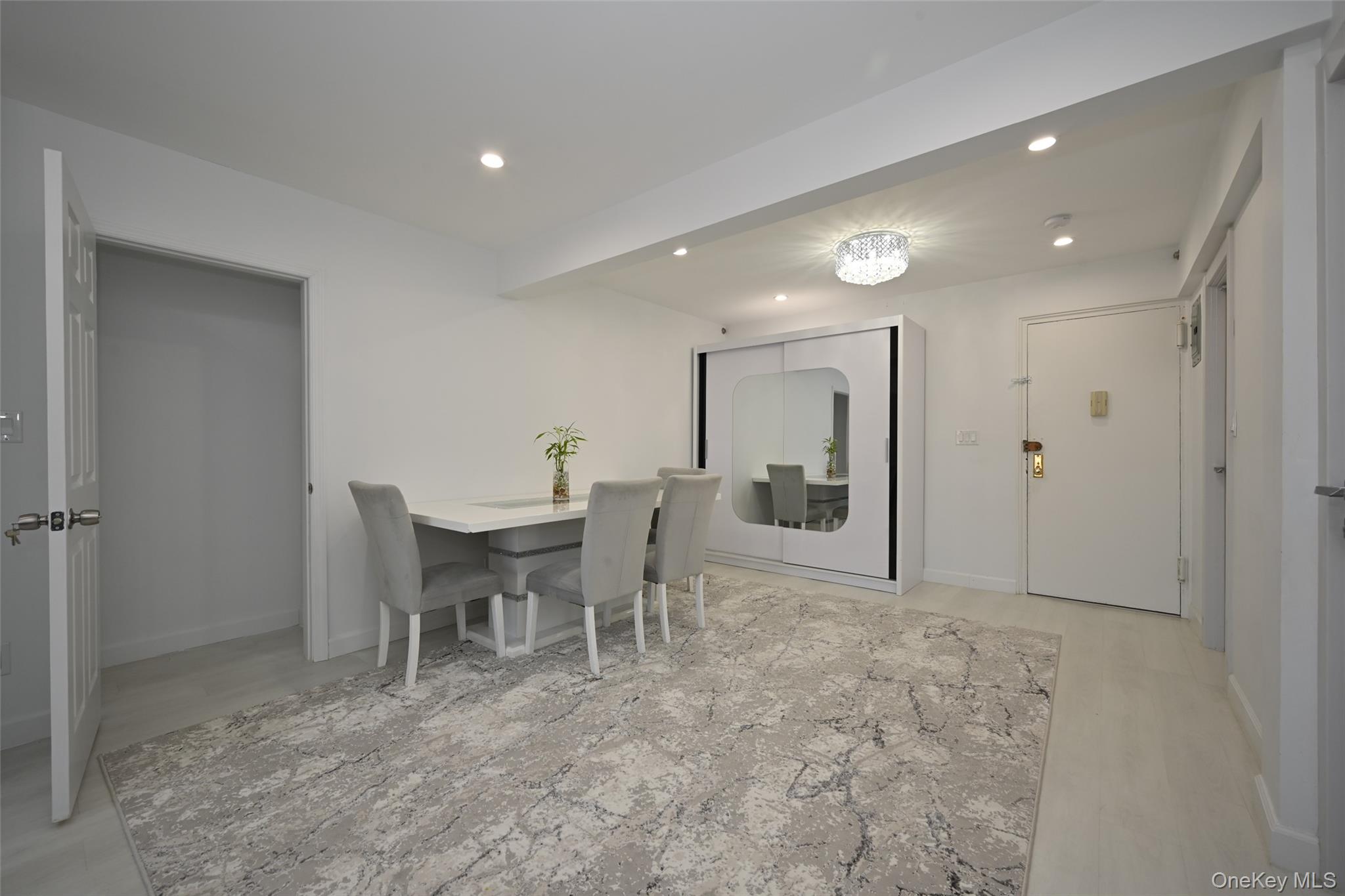 100-25 Queens Boulevard 7m Property Photo 5