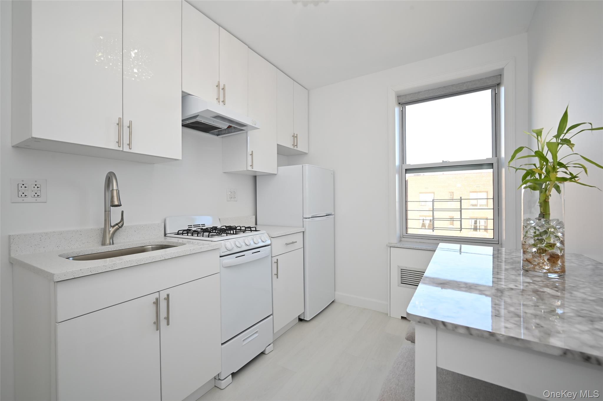100-25 Queens Boulevard 7m Property Photo 7