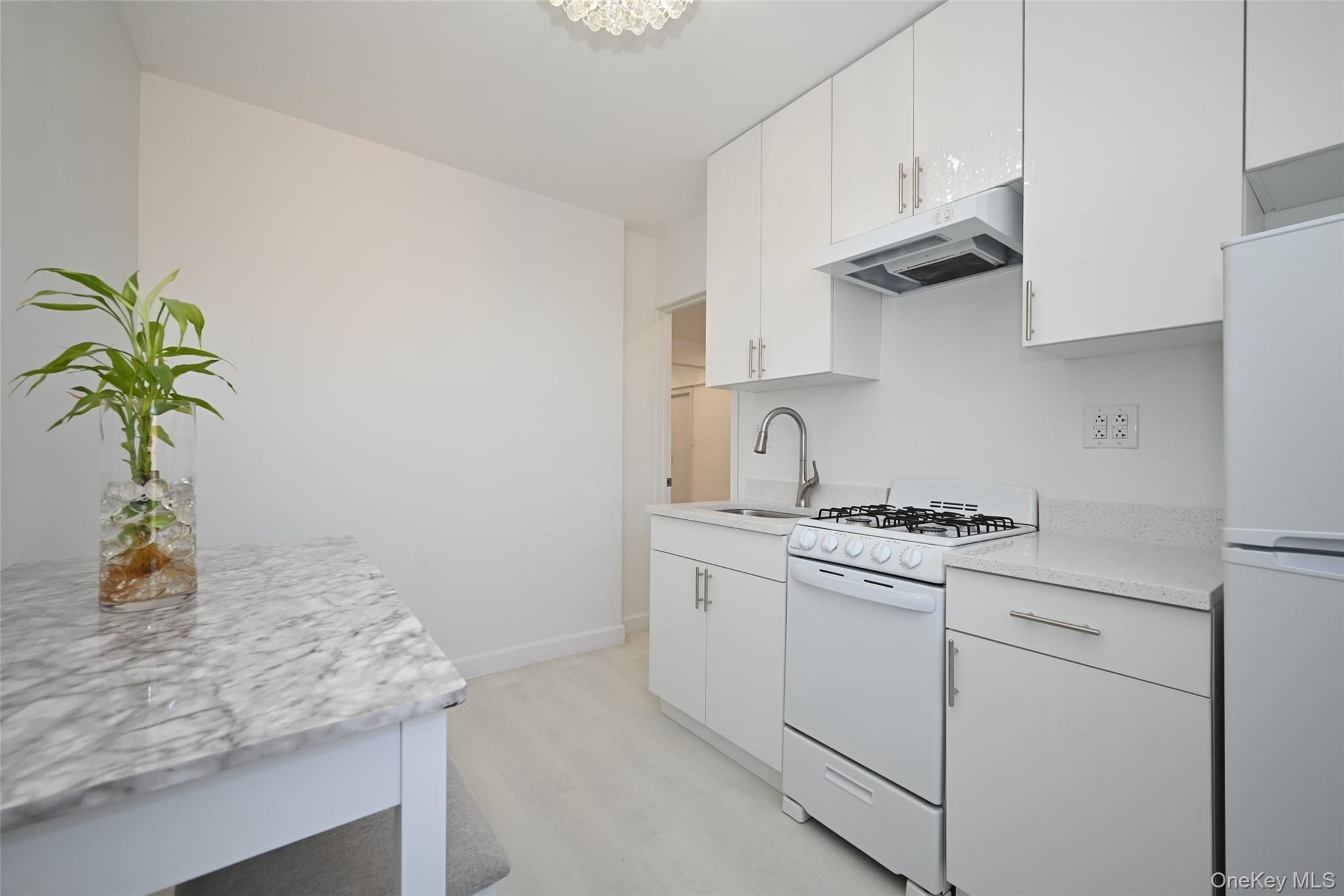 100-25 Queens Boulevard 7m Property Photo 8