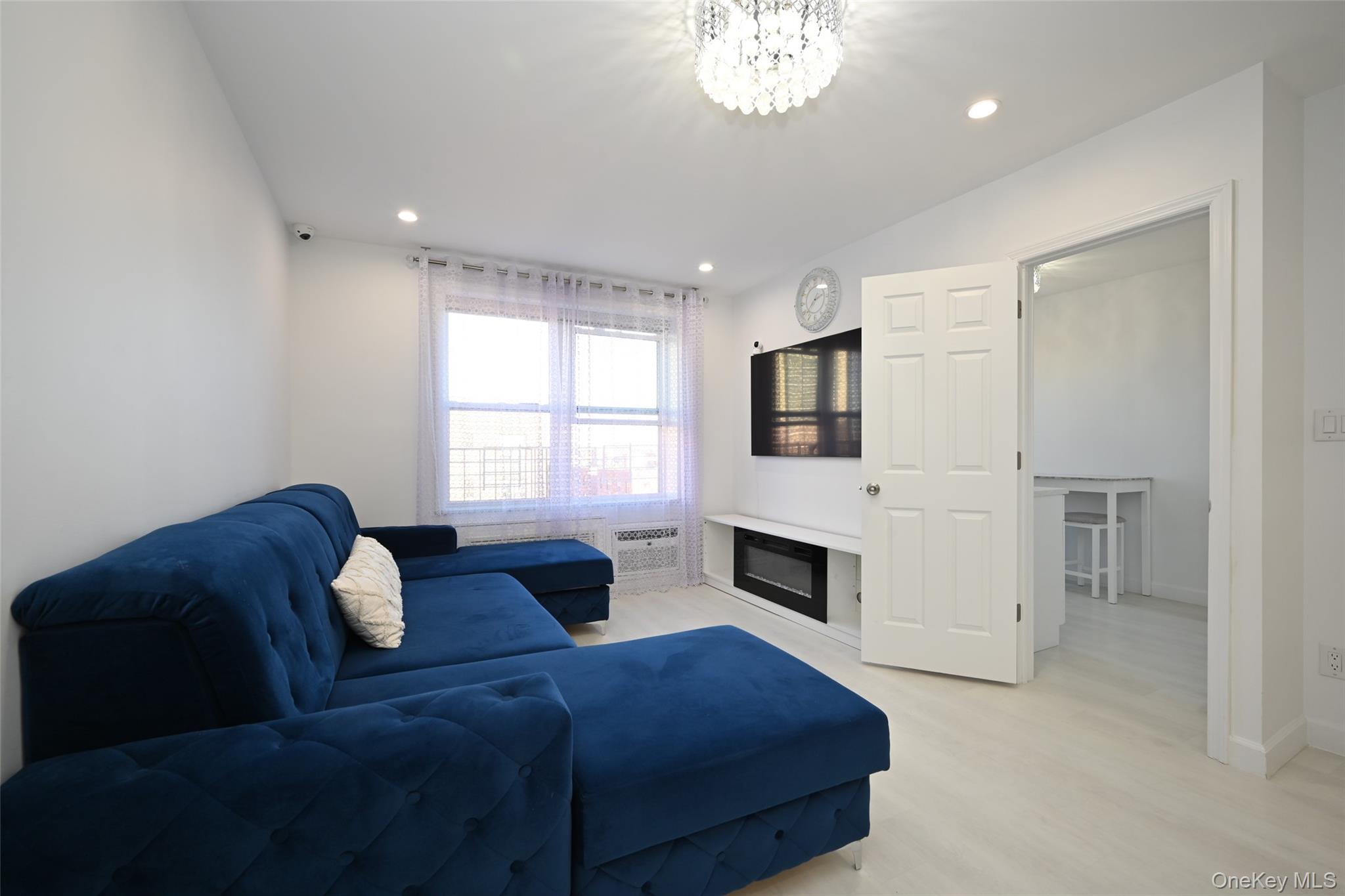 100-25 Queens Boulevard 7m Property Photo 10
