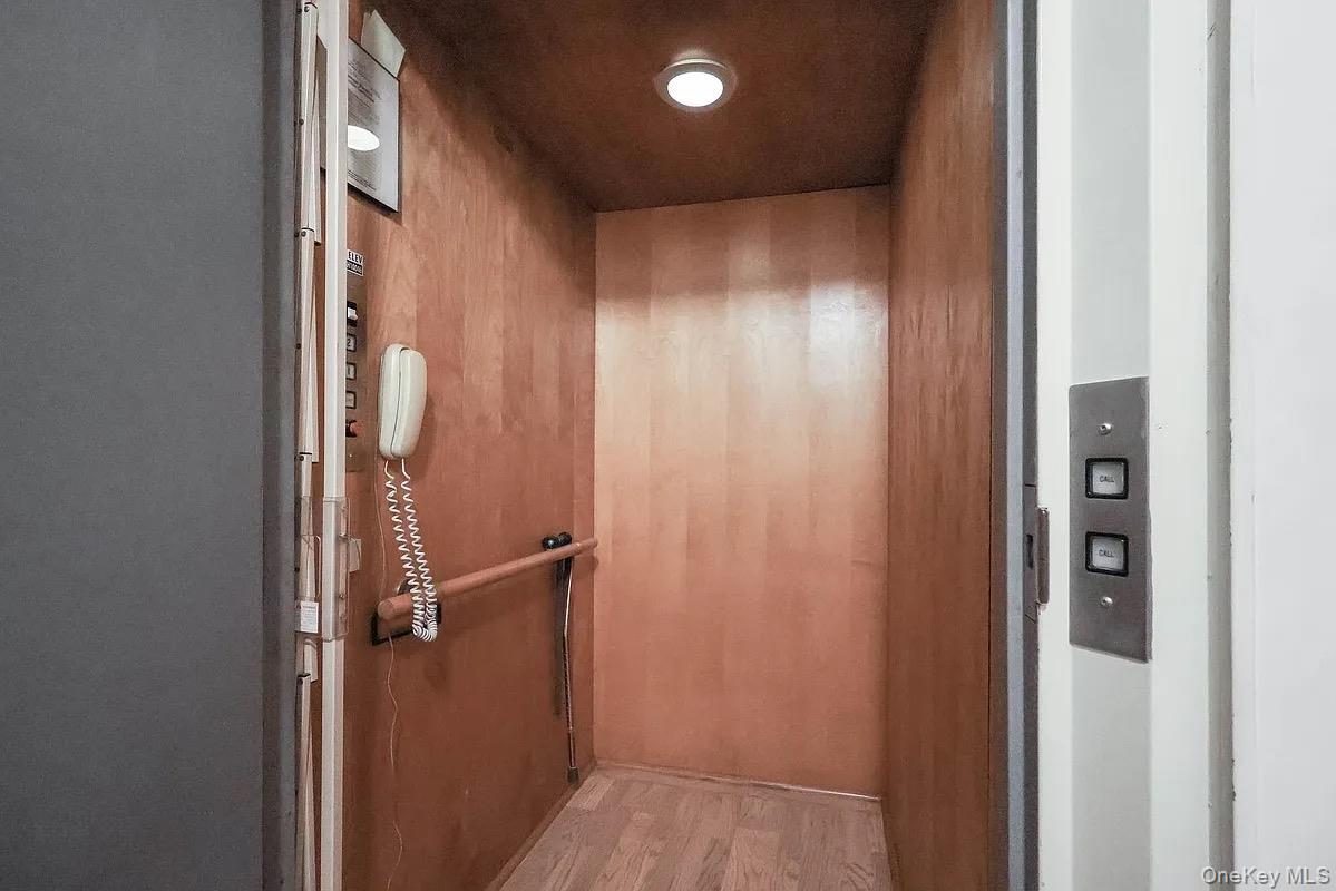 304 Waverly Avenue Property Photo 7