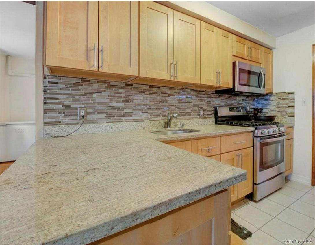 4012 166th Street Property Photo 8