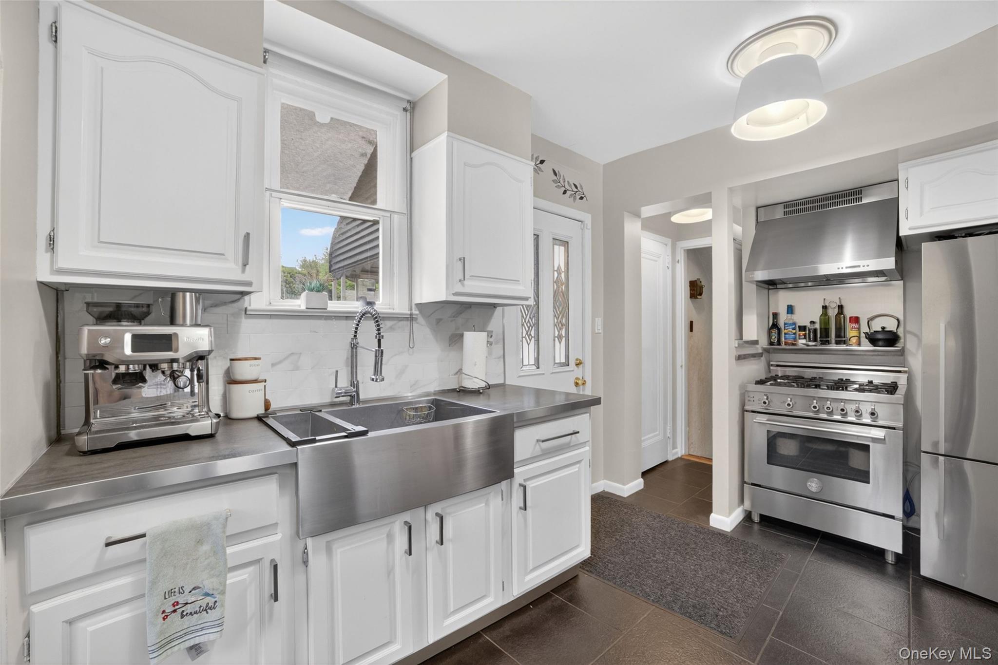54 Midland Avenue Property Photo 15