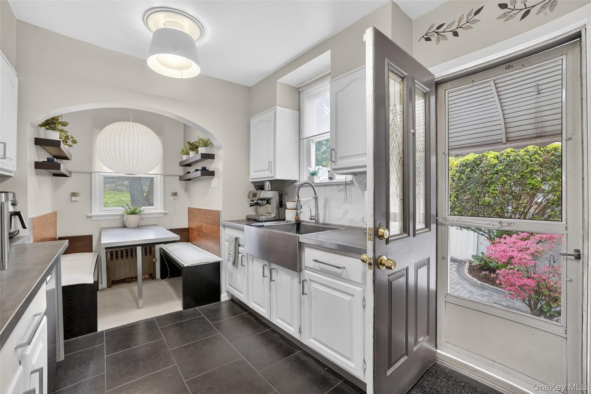 54 Midland Avenue Property Photo 16