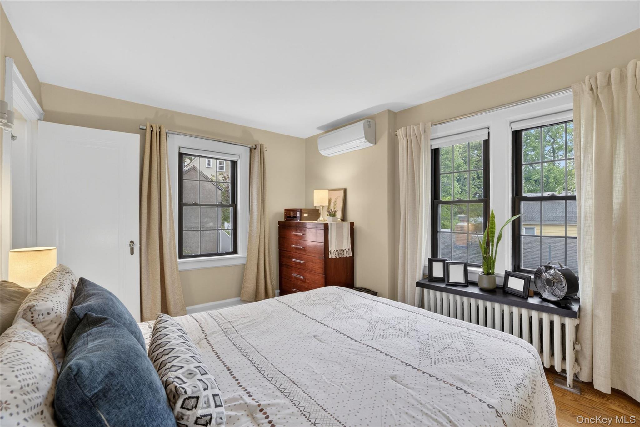 54 Midland Avenue Property Photo 23