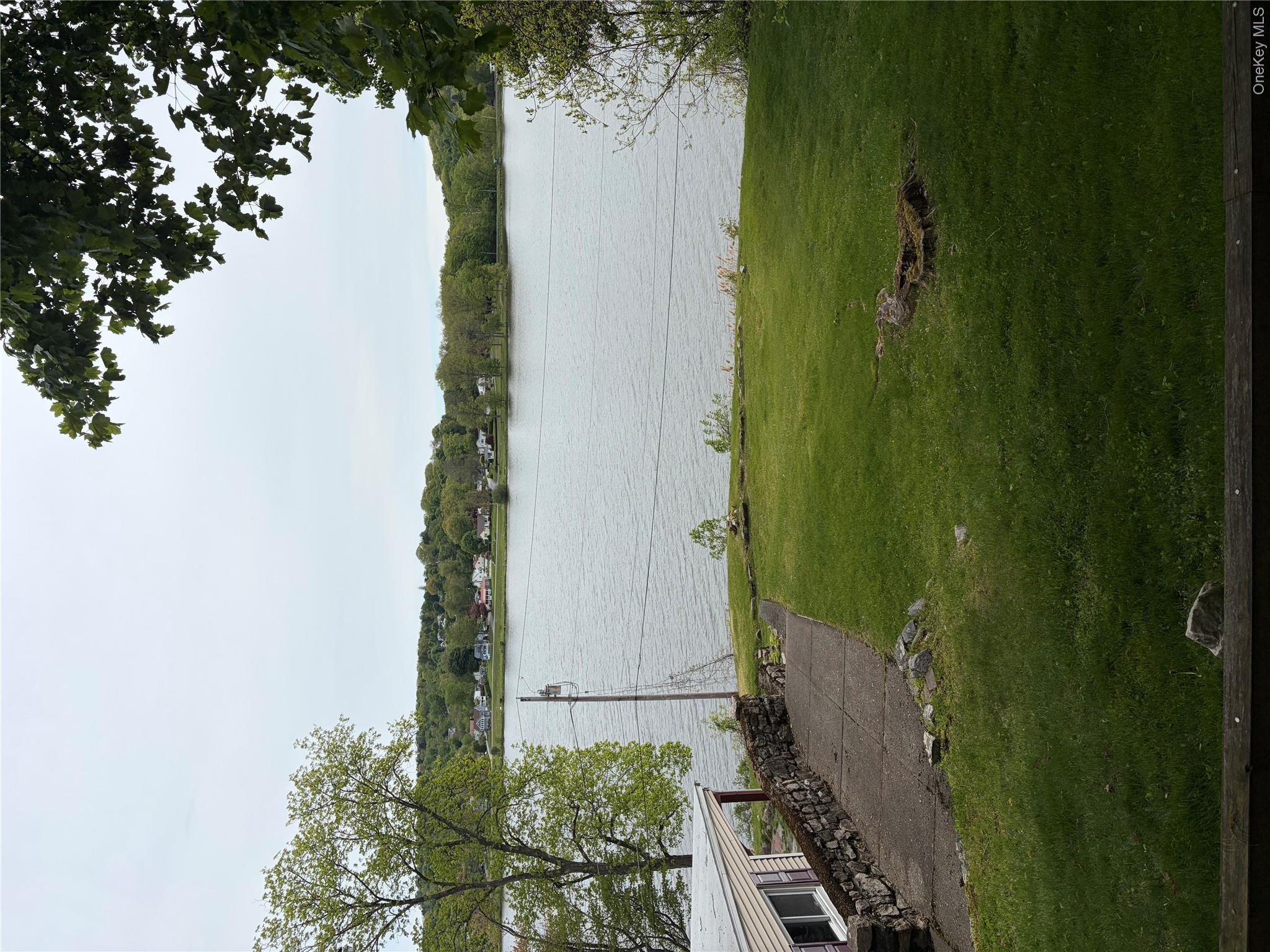 165 W Lakeshore Drive Property Photo 4