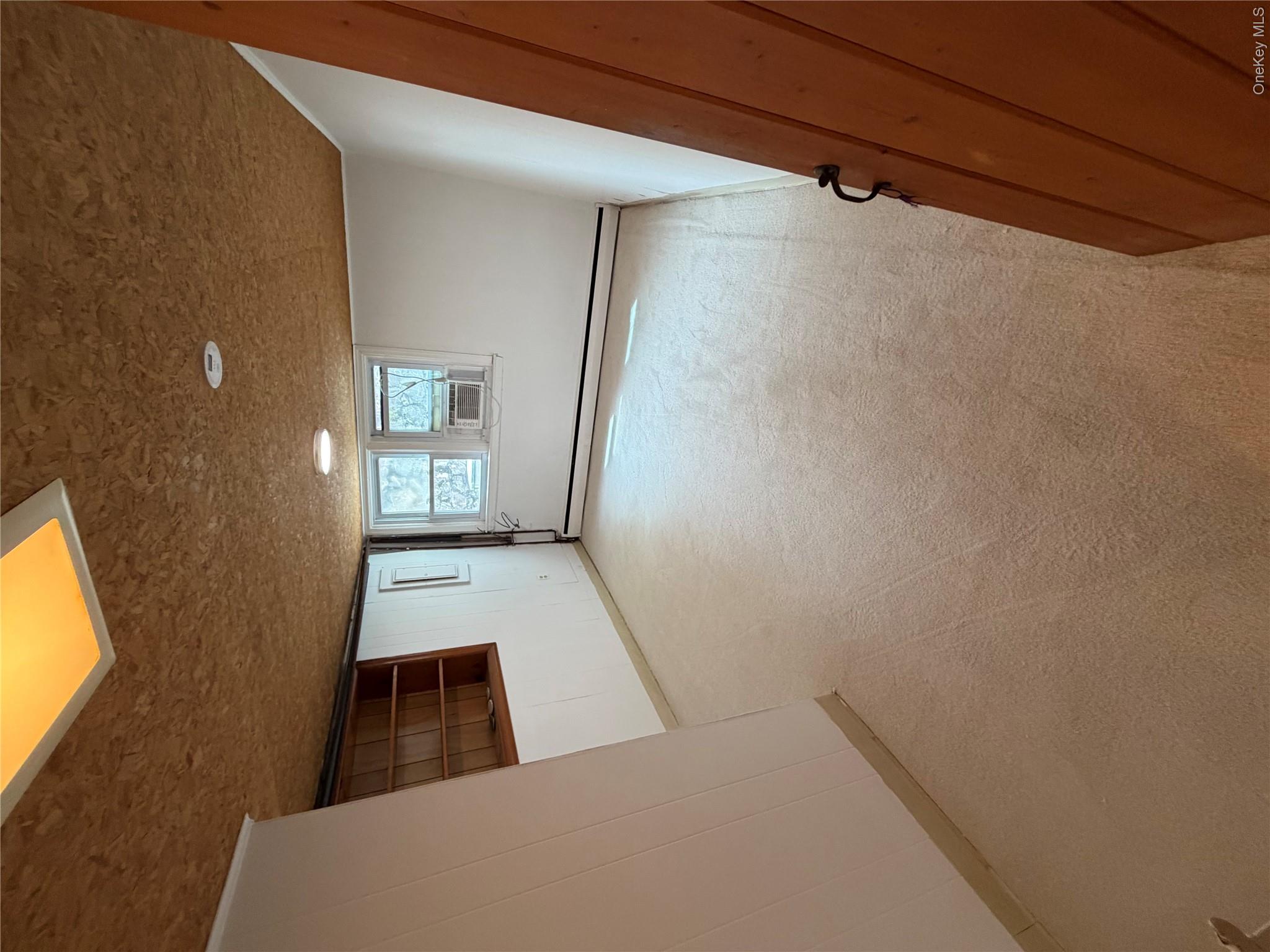 165 W Lakeshore Drive Property Photo 7