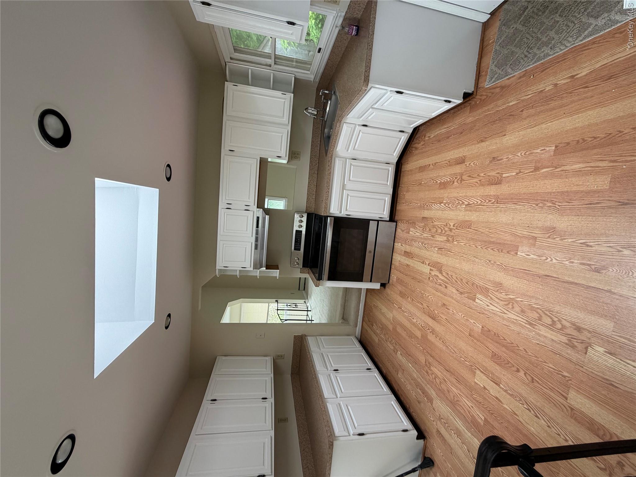165 W Lakeshore Drive Property Photo 10