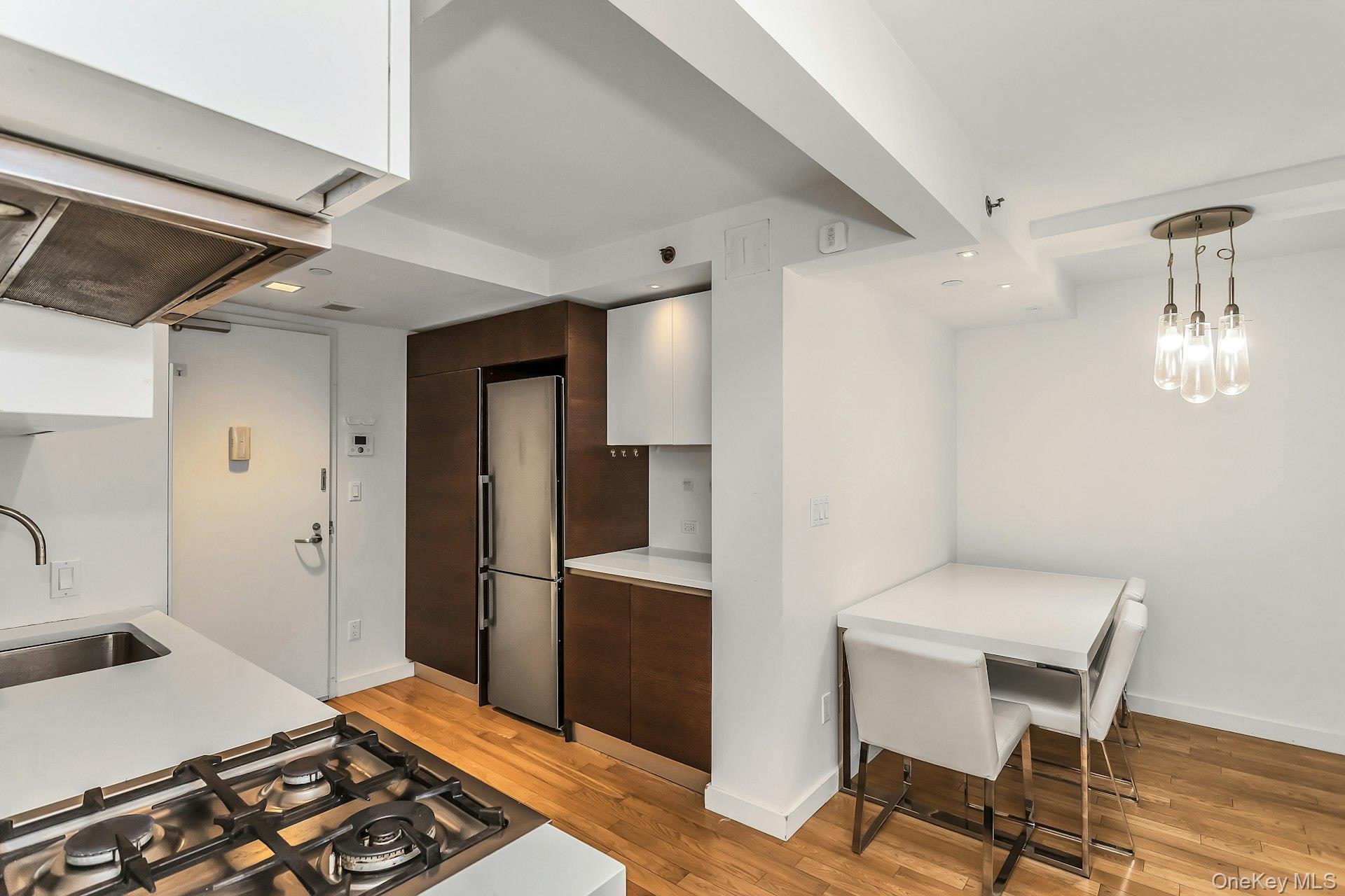 39-16 Prince Street 5e Property Photo 10
