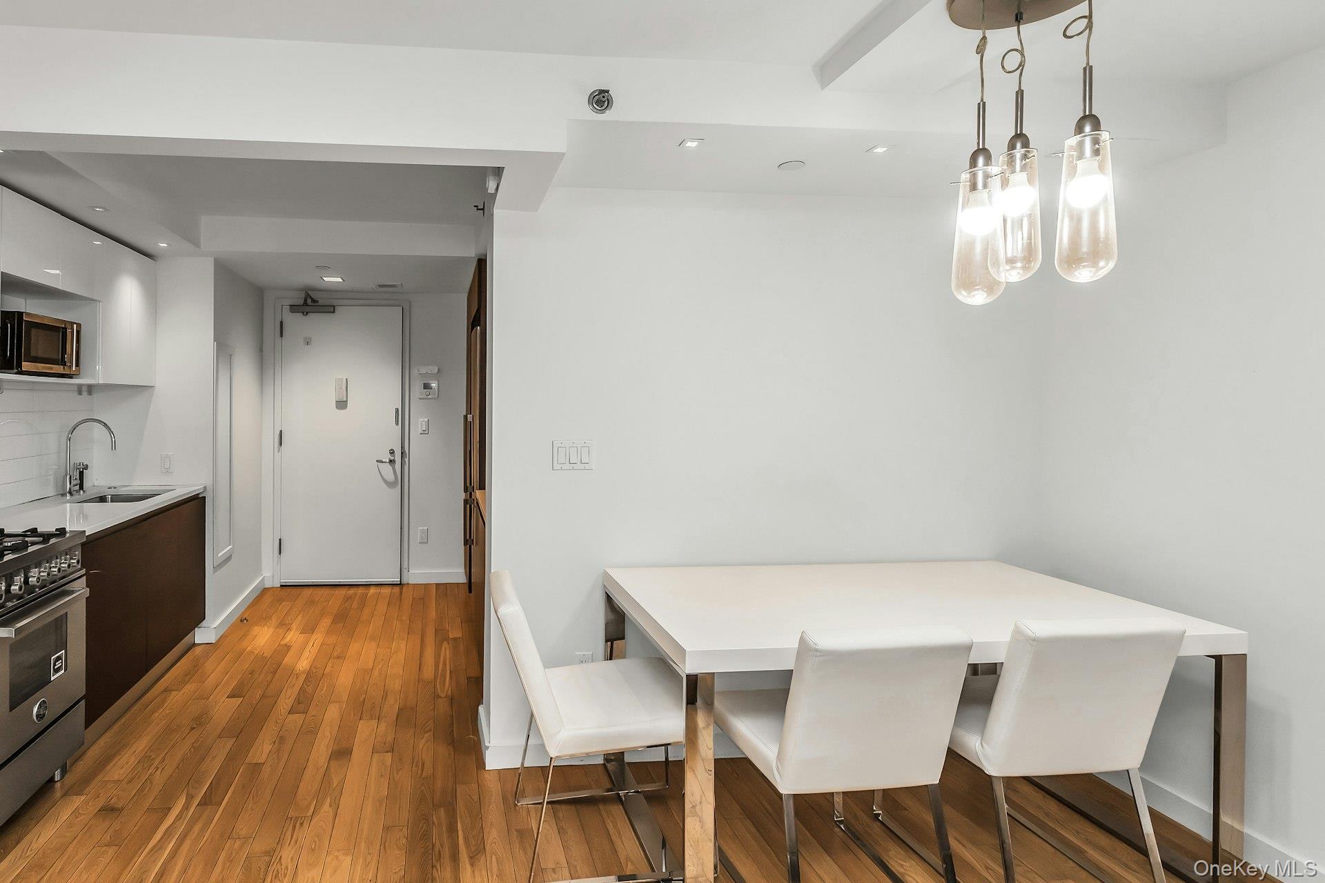 39-16 Prince Street 5e Property Photo 12