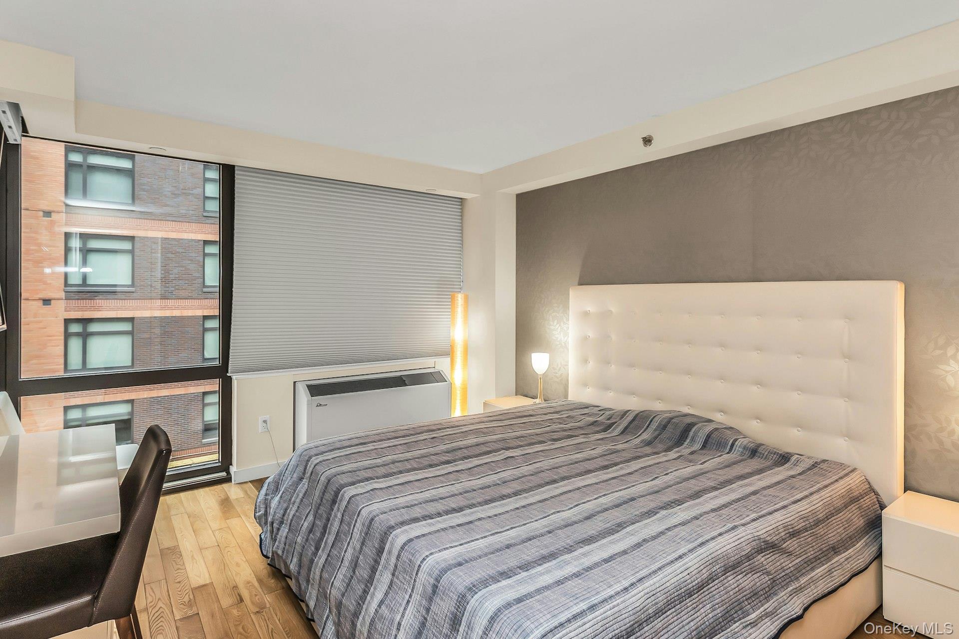 39-16 Prince Street 5e Property Photo 16