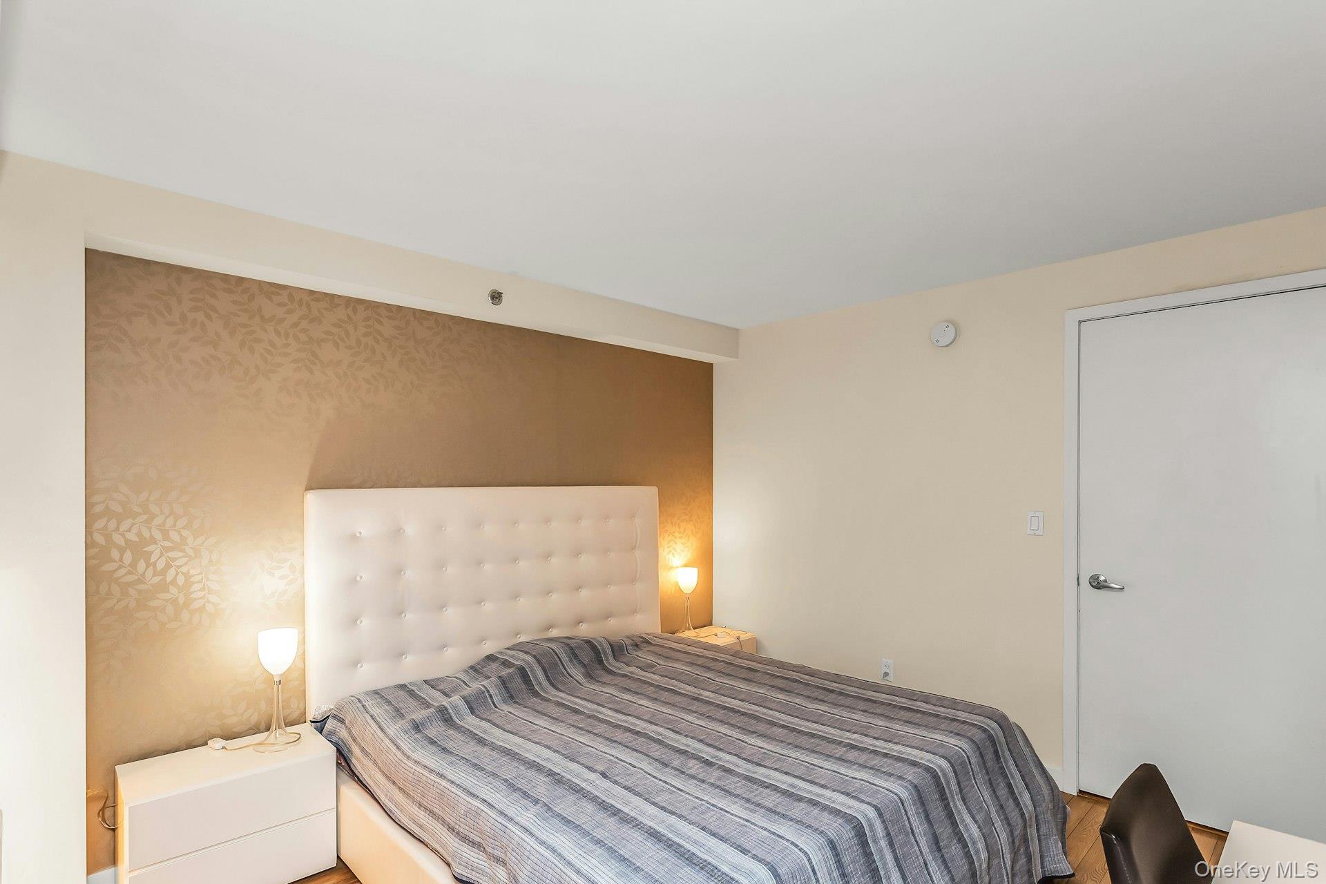 39-16 Prince Street 5e Property Photo 18