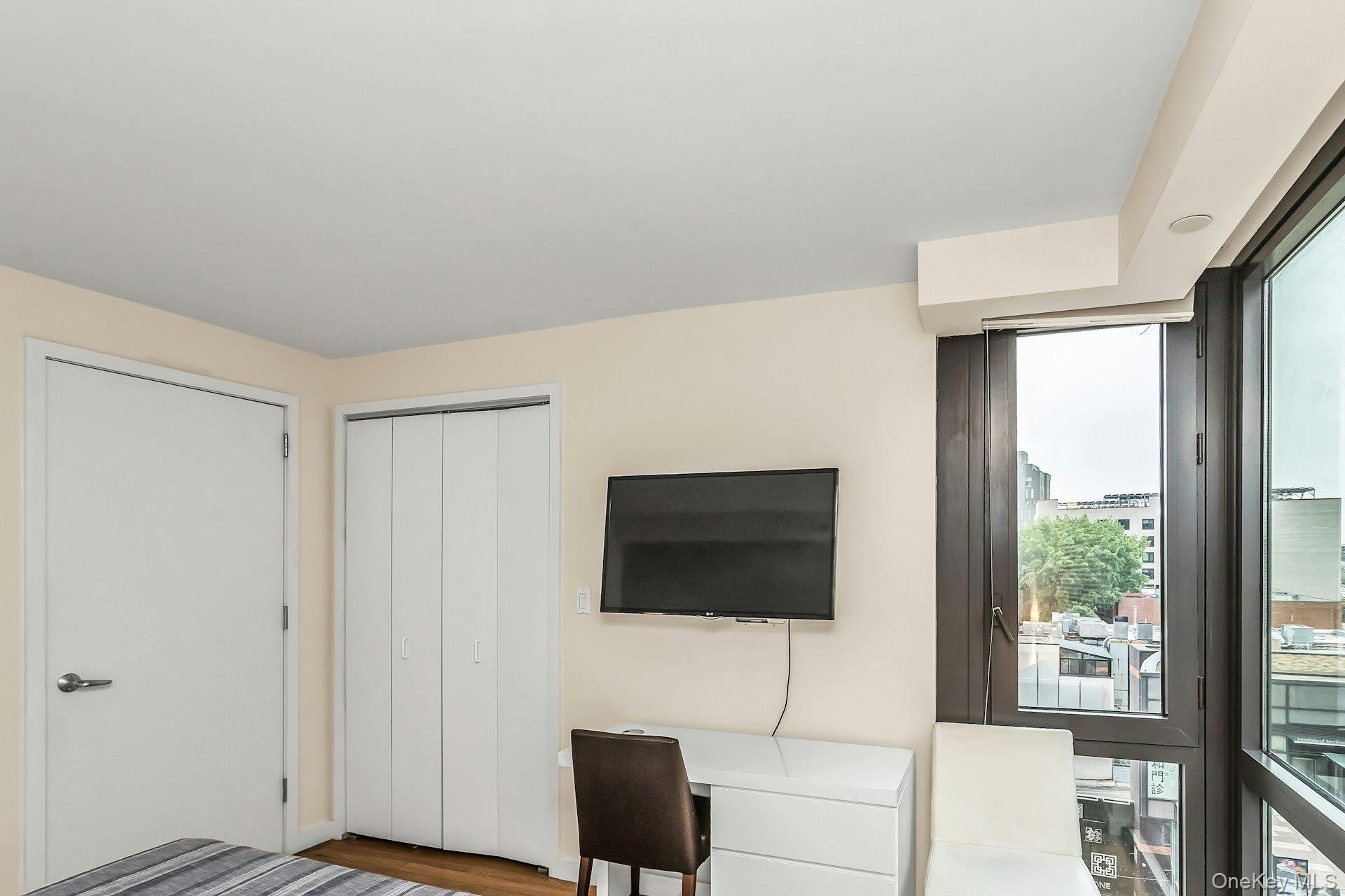 39-16 Prince Street 5e Property Photo 19