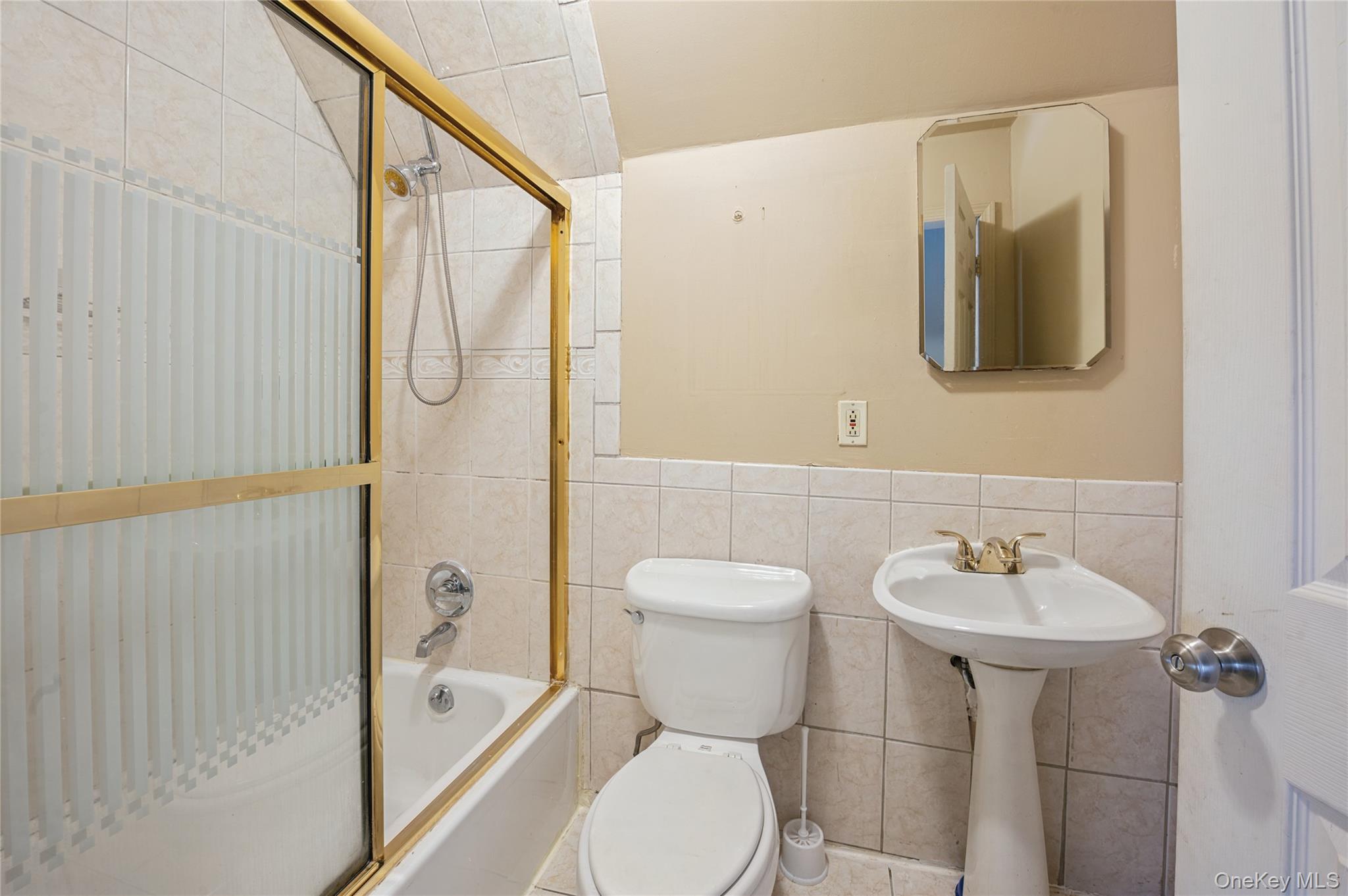 7 The Court Property Photo 28