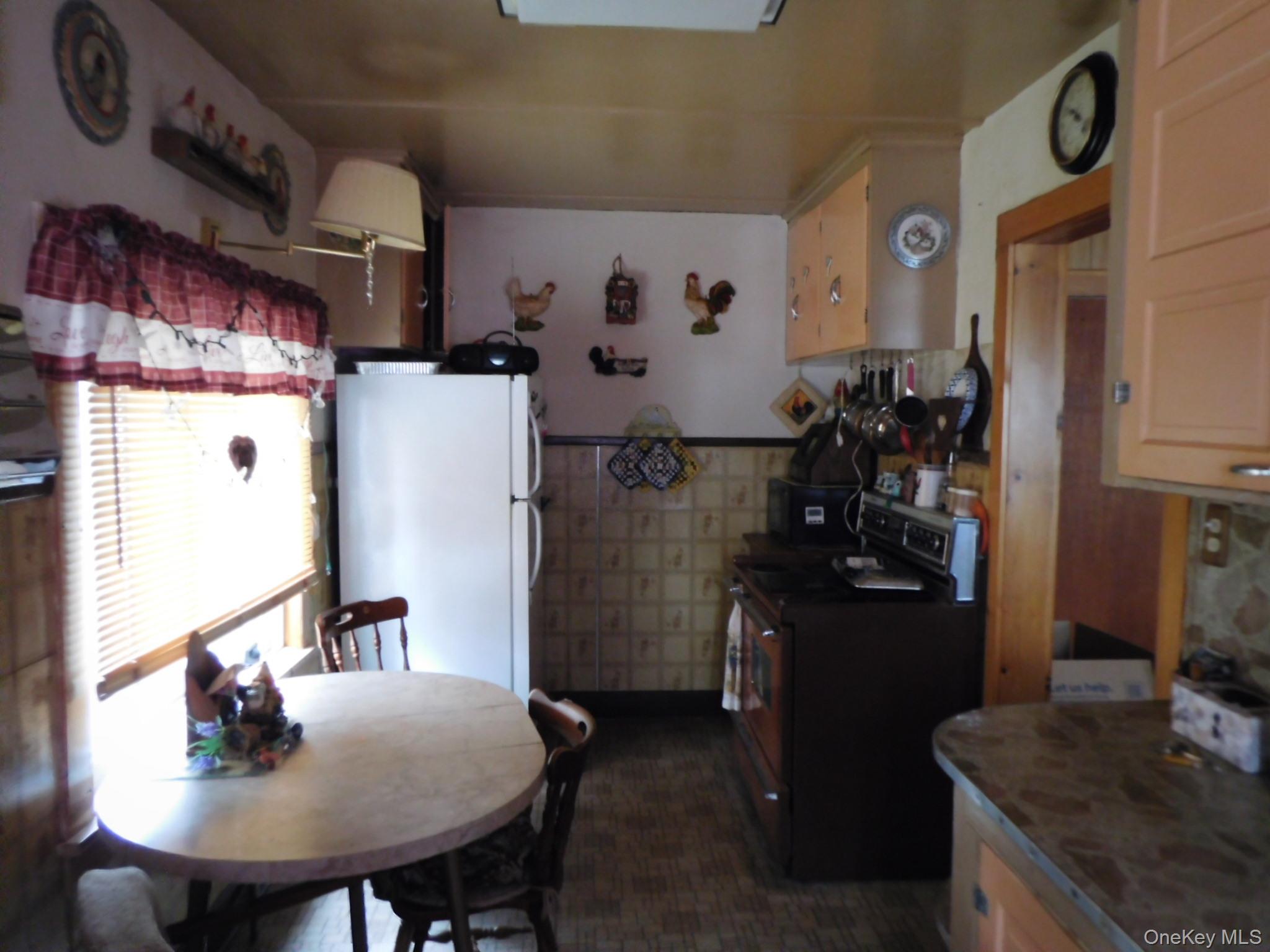 75 Stockton Avenue Property Photo 3