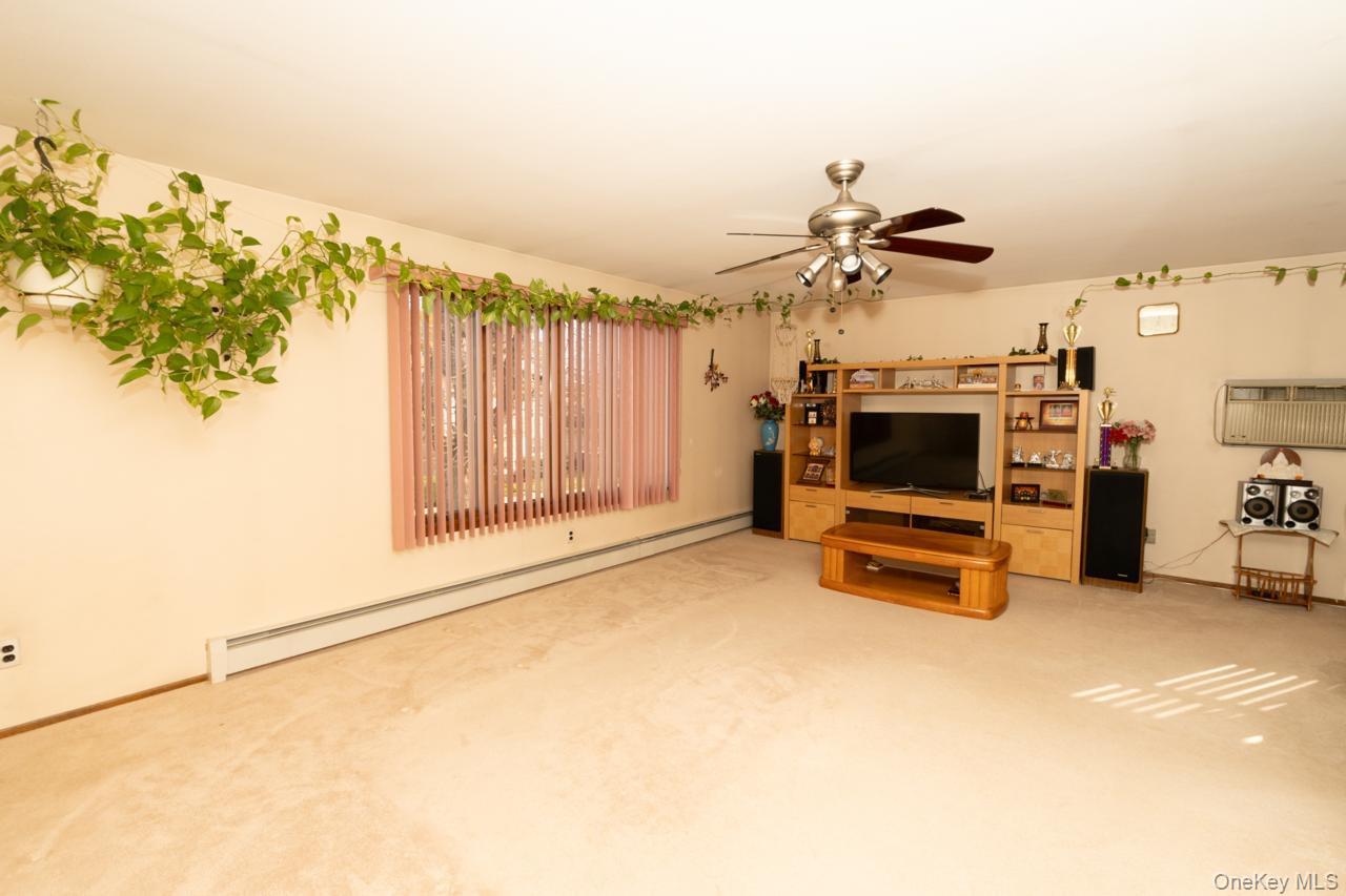 305 S 10th Street Property Photo 2