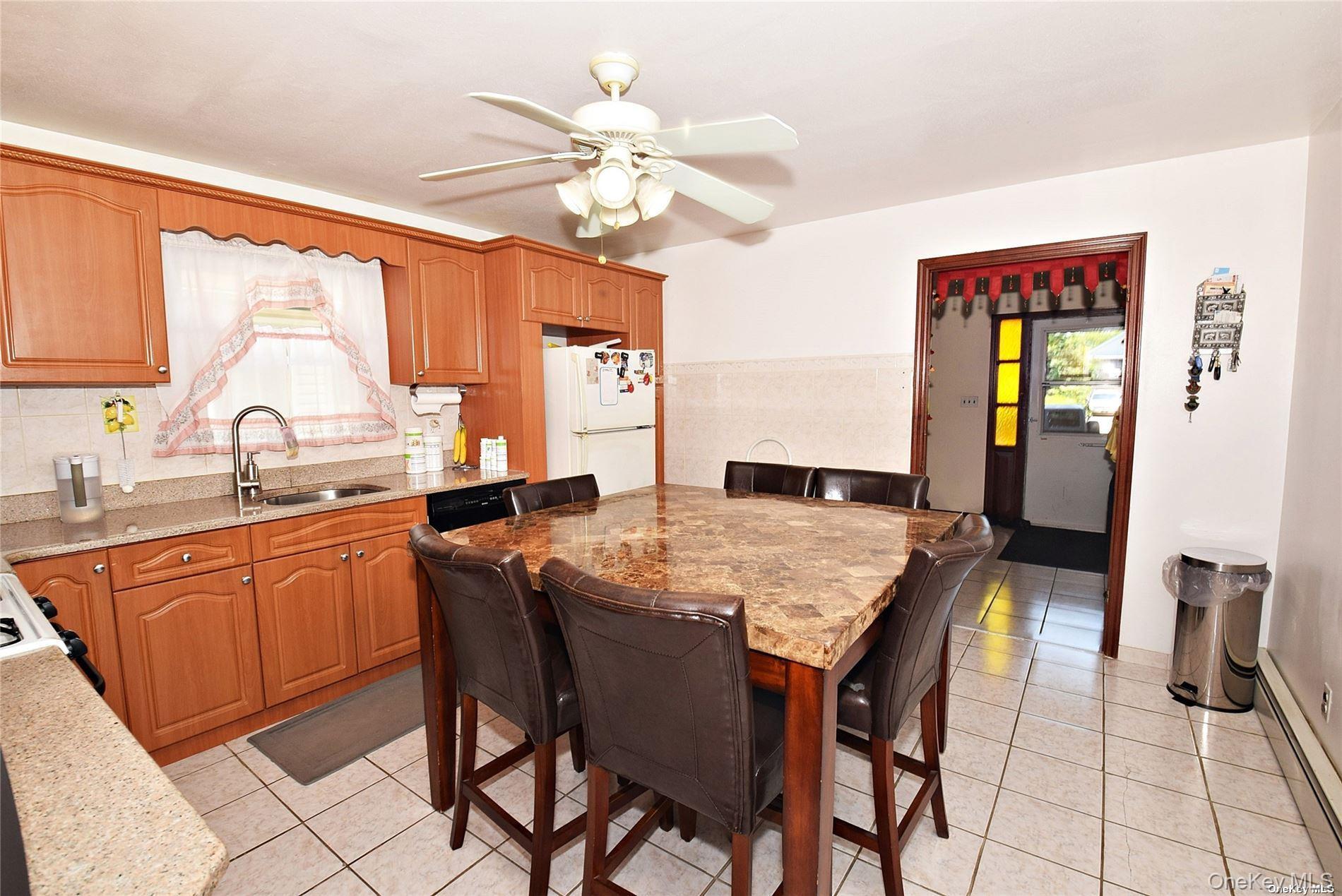 305 S 10th Street Property Photo 4