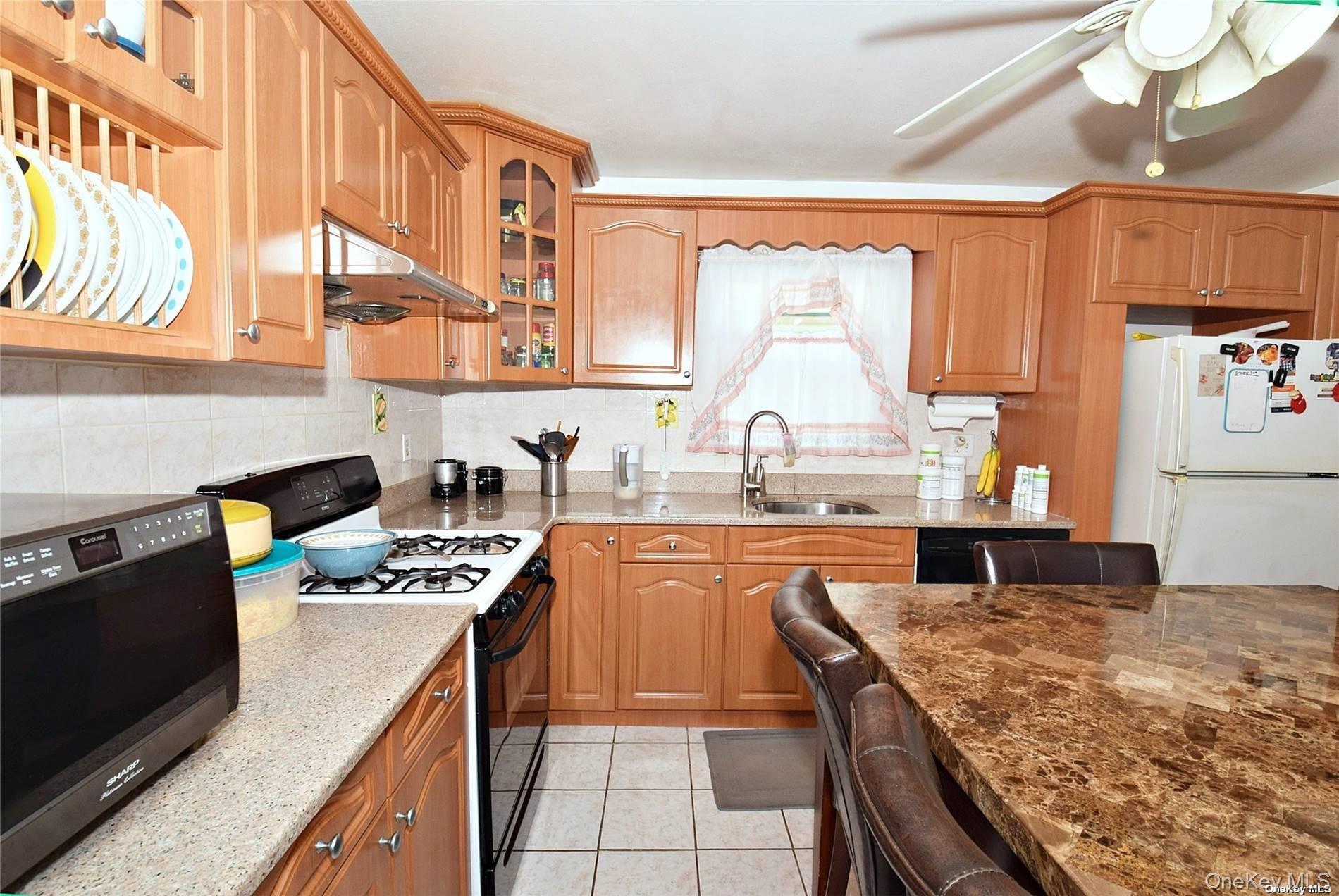 305 S 10th Street Property Photo 5