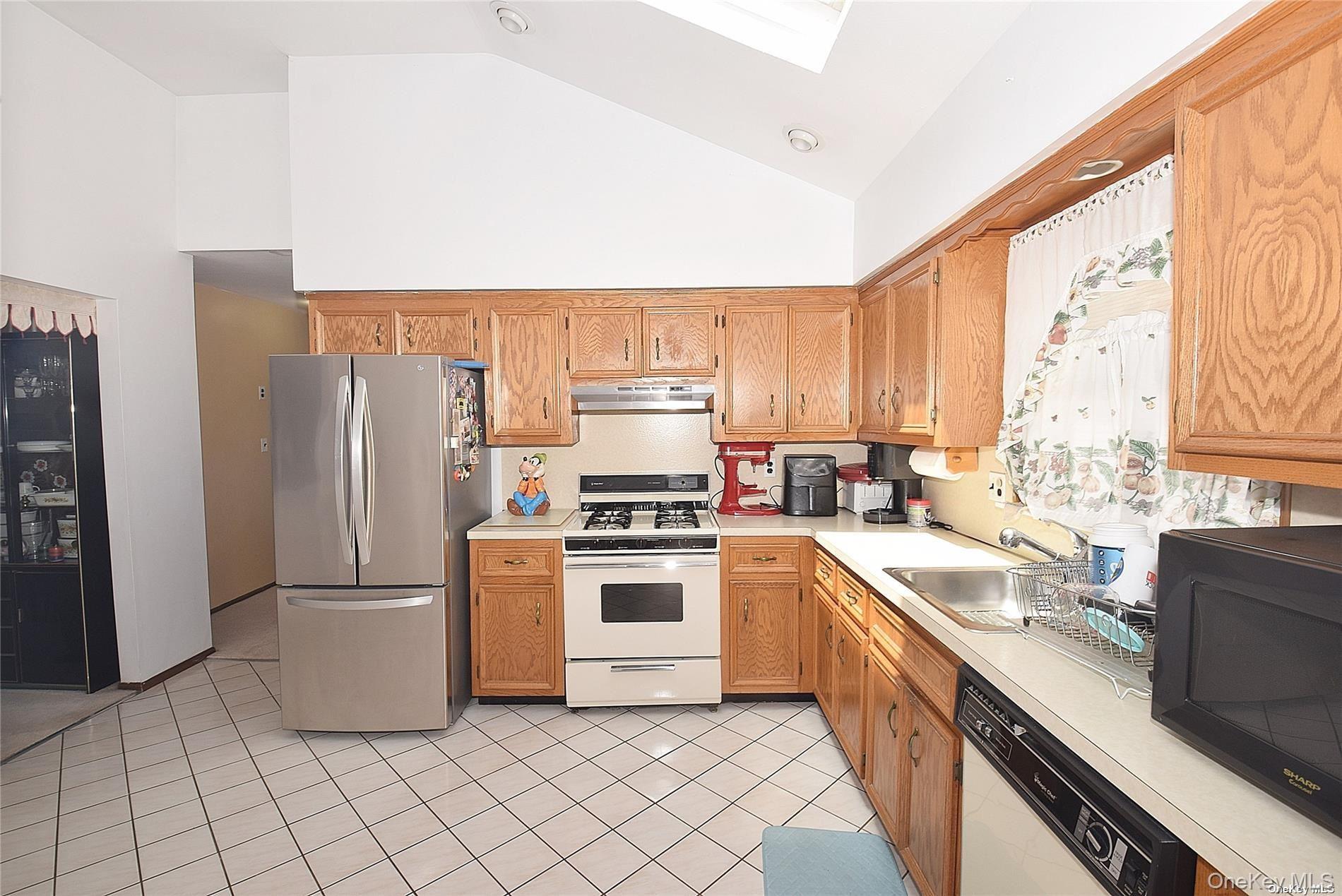 305 S 10th Street Property Photo 9